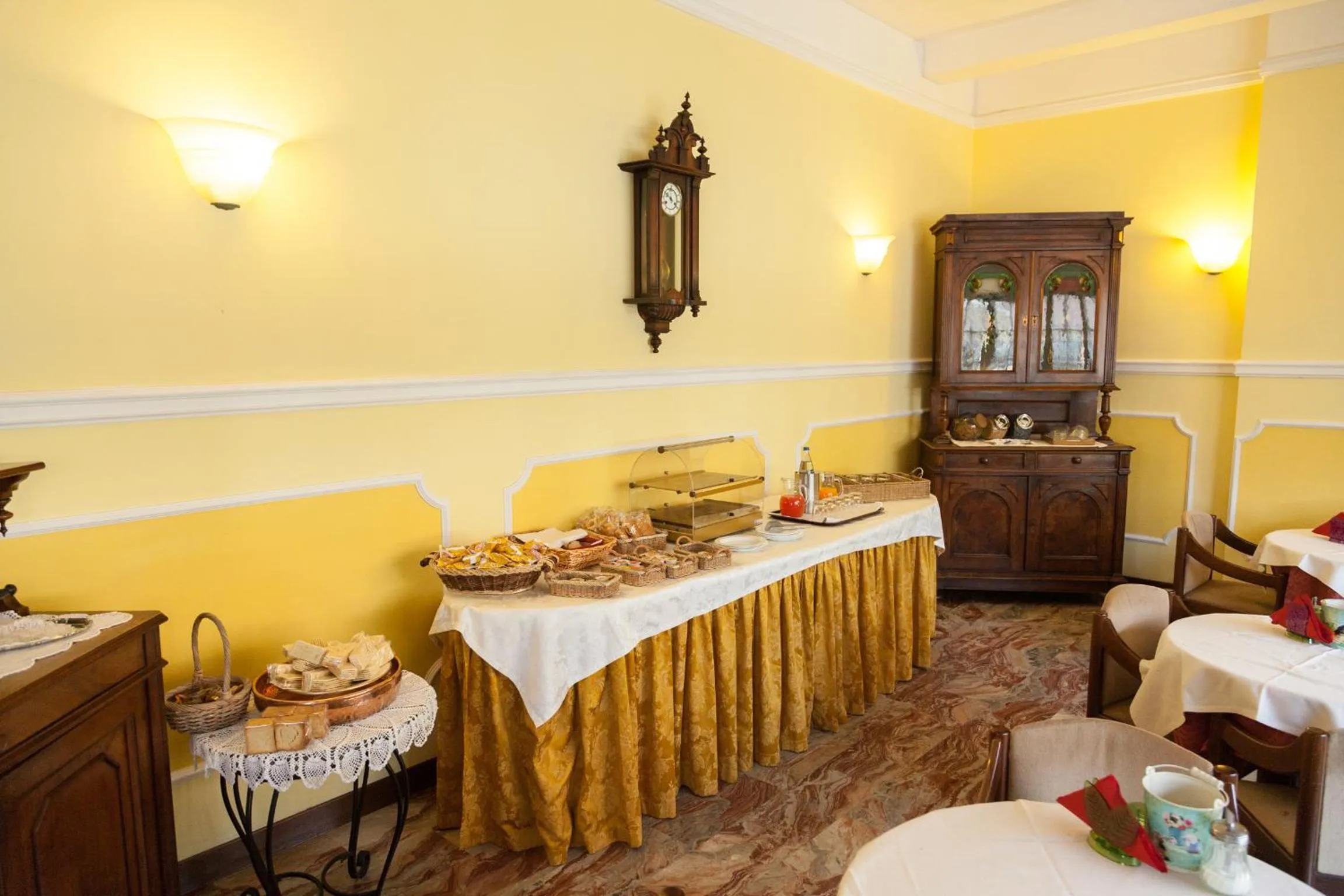 Food close-up, Bed in Hotel Ricordo Du Parc