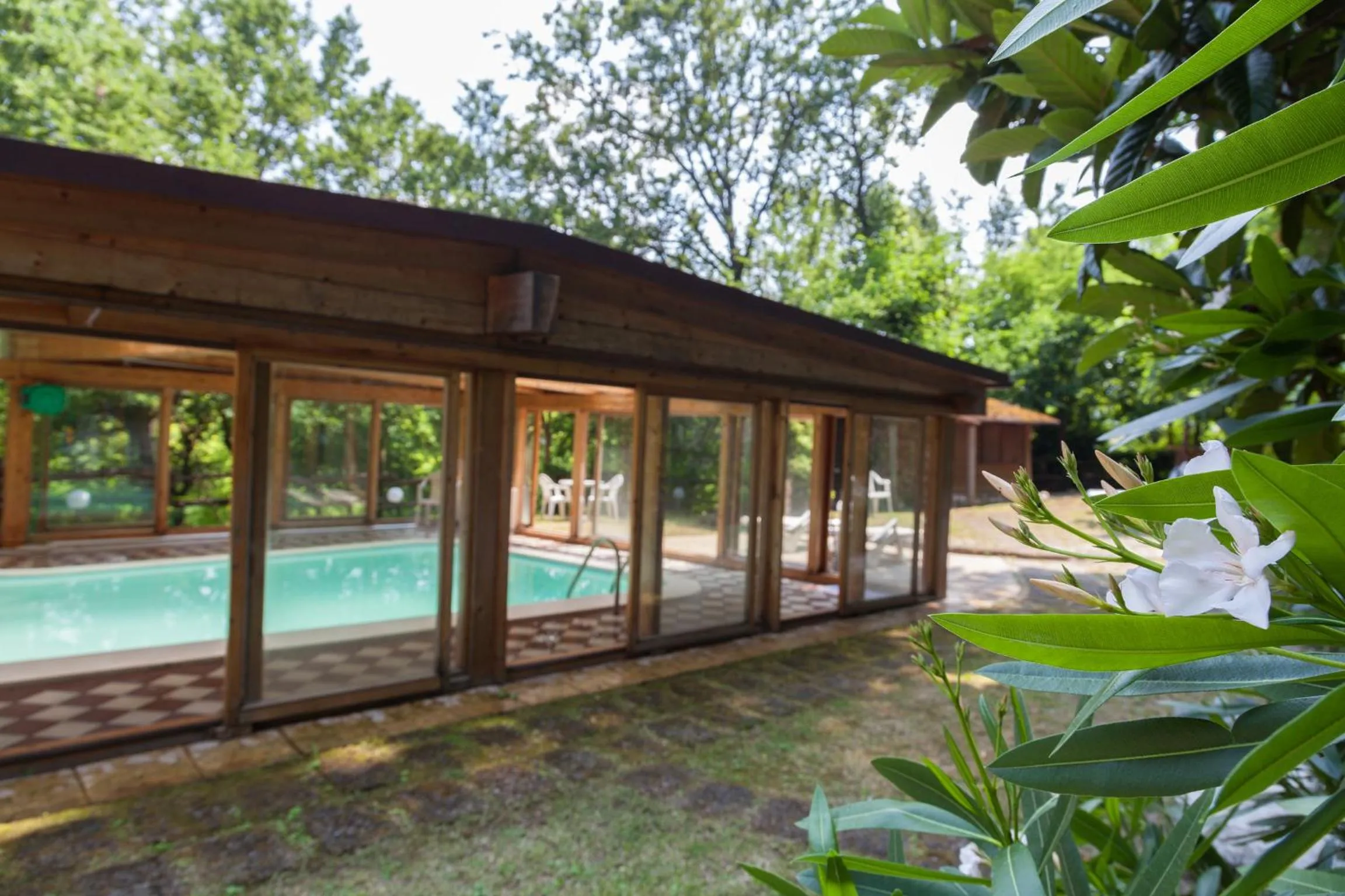 Swimming pool in Hotel Ricordo Du Parc