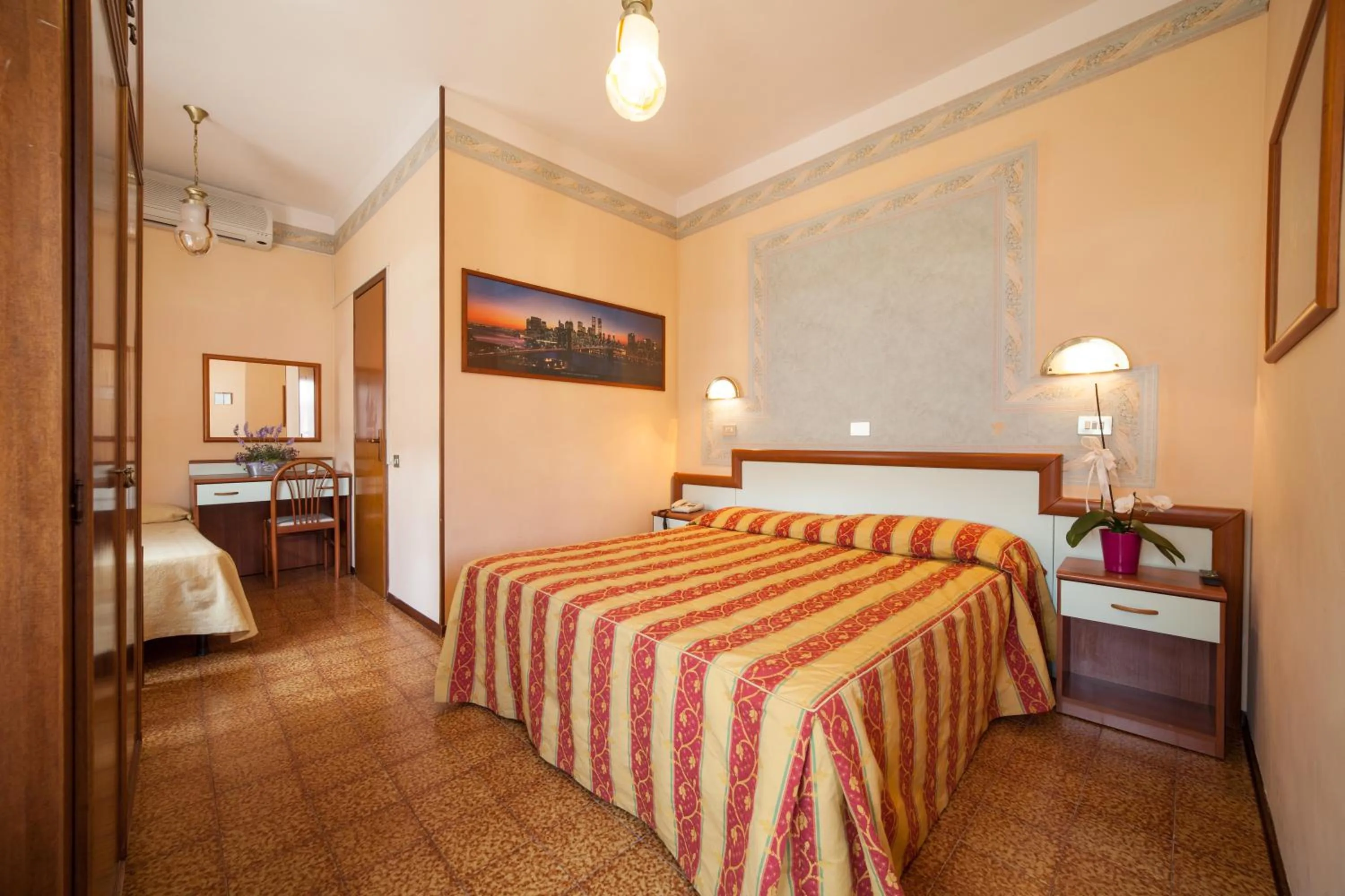 Photo of the whole room, Bed in Hotel Ricordo Du Parc