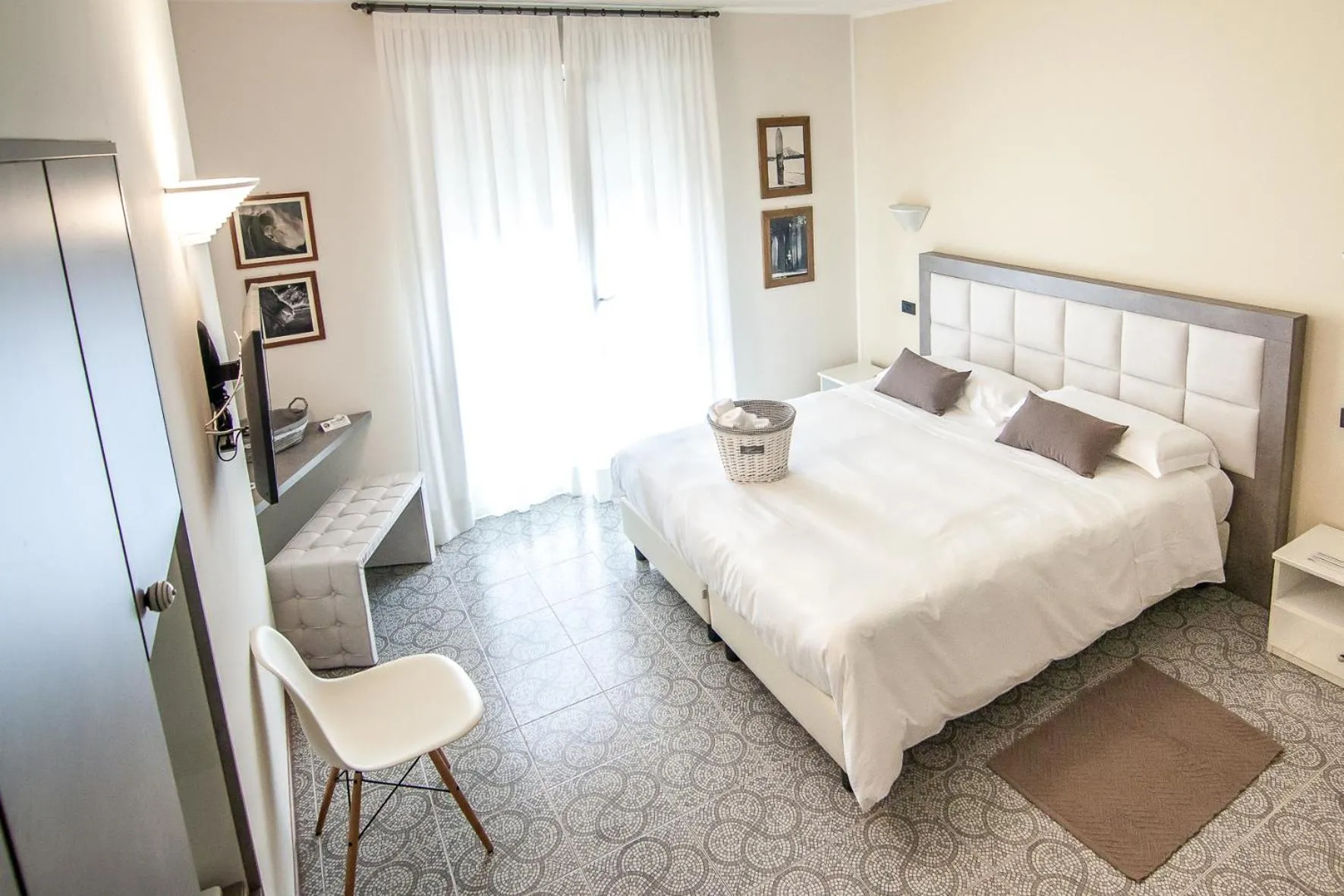 Photo of the whole room, Bed in Hotel Le Vigne di Corvino