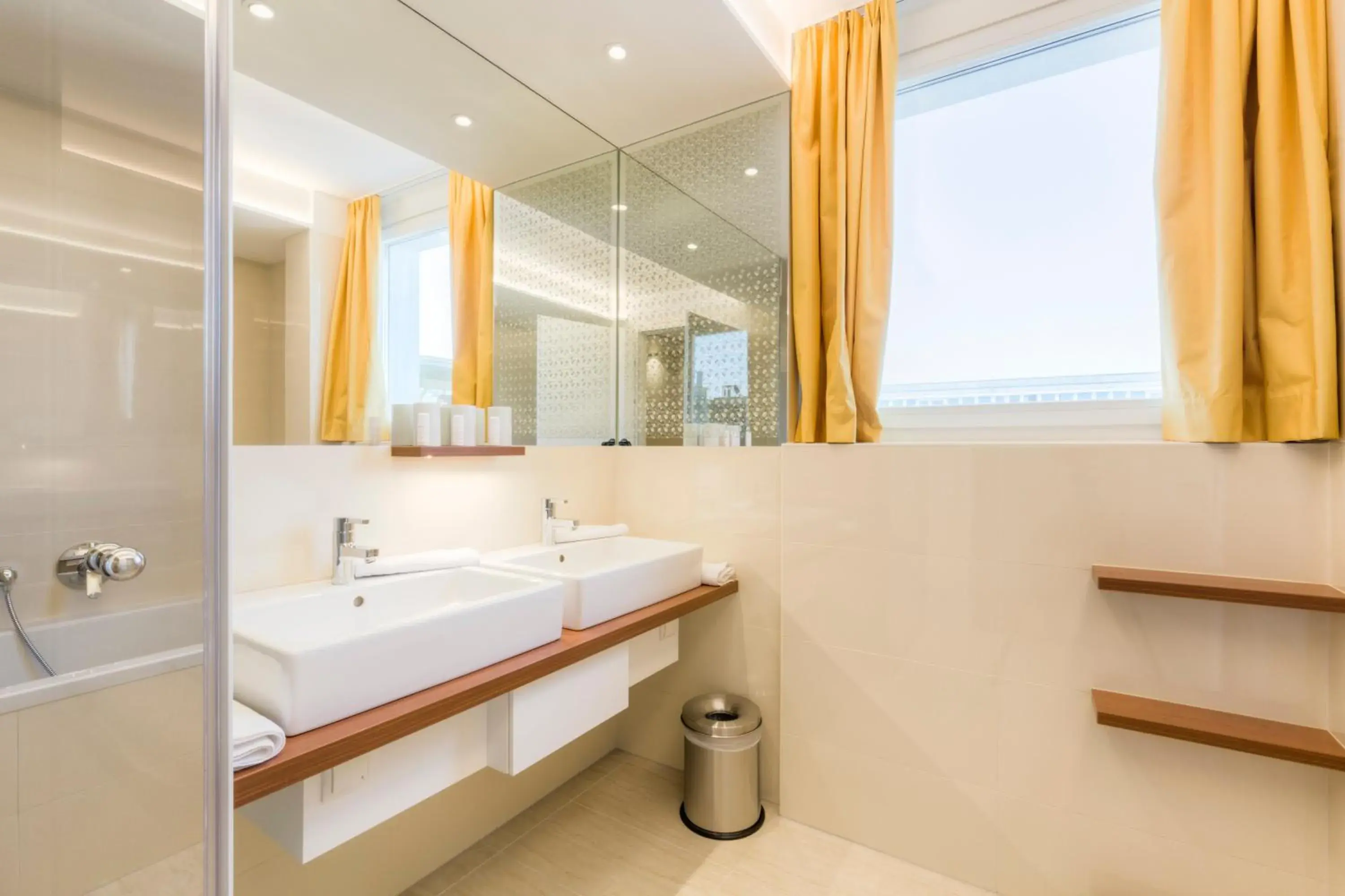 Superior Two-Bedroom Apartment in Vienna Grand Apartments DANUBE Superior Two-Bedroom Apartment in Vienna Grand Apartments DANUBE