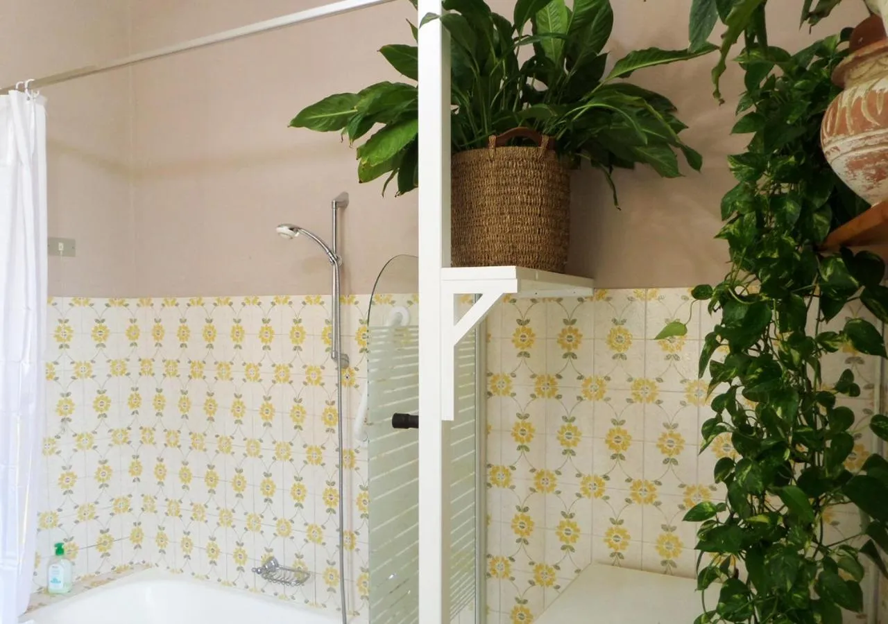 Shower in La Finestra sul Fiume