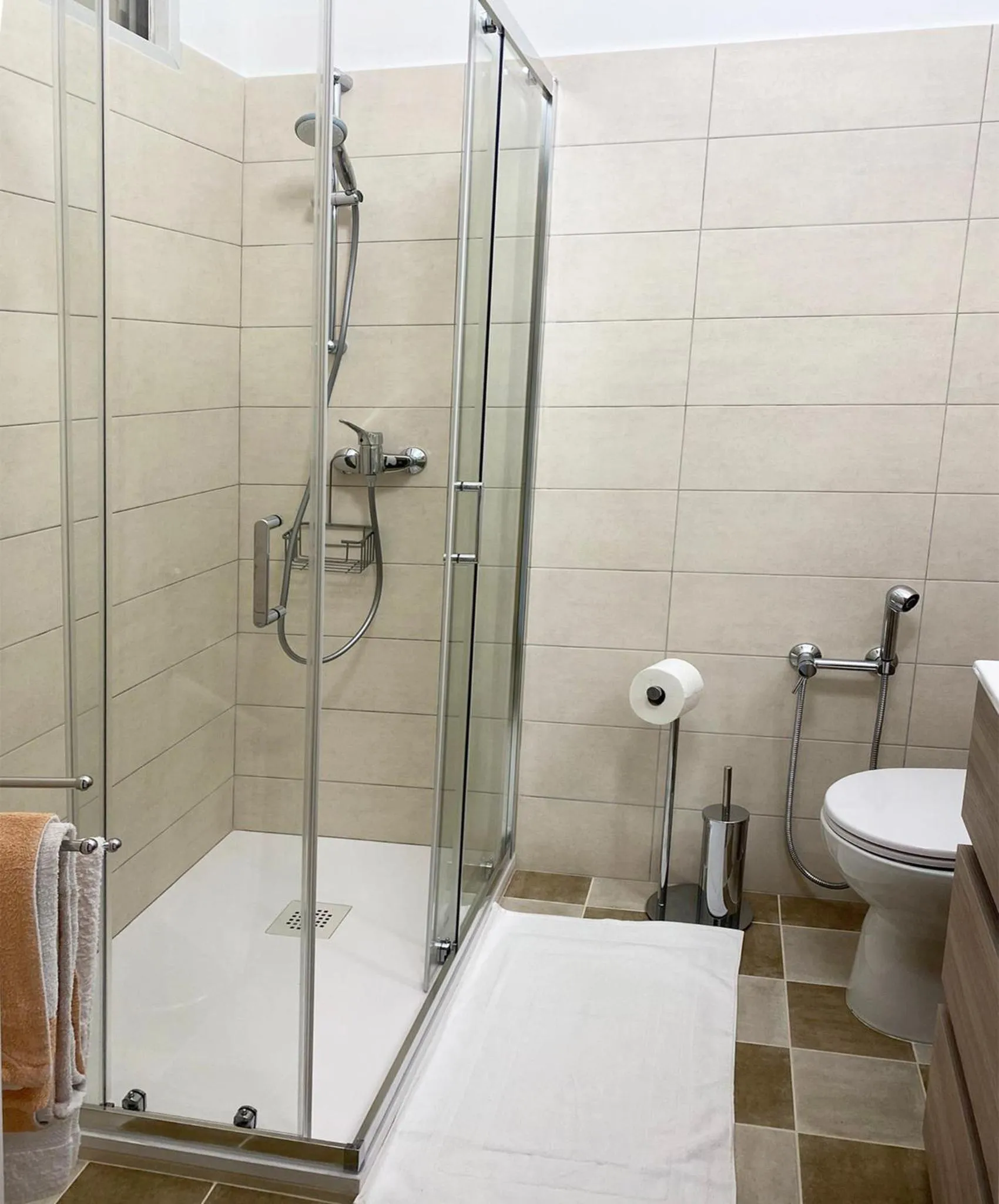 Shower in La Finestra sul Fiume