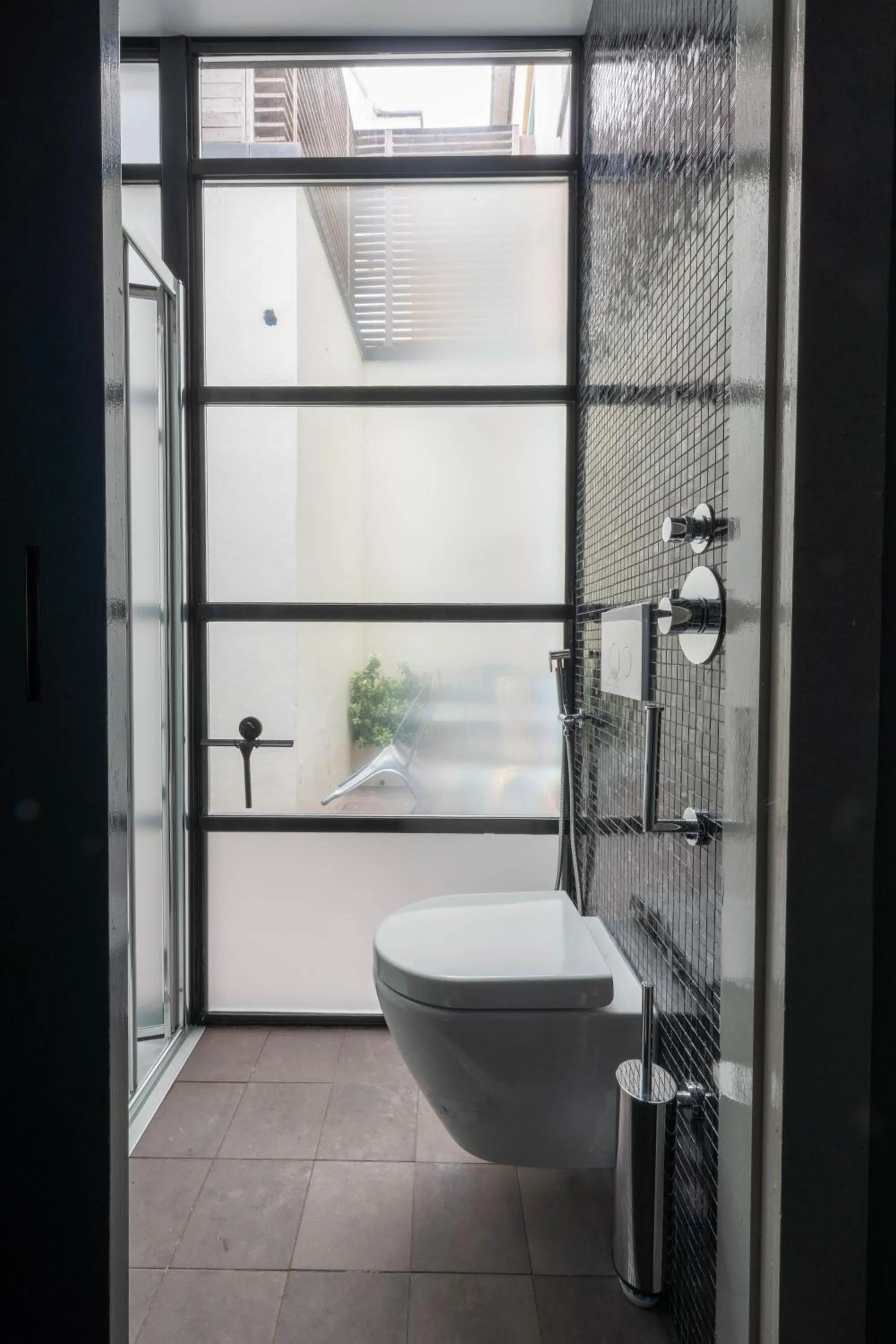 Shower in Zocher6 a monumental town house in the city center