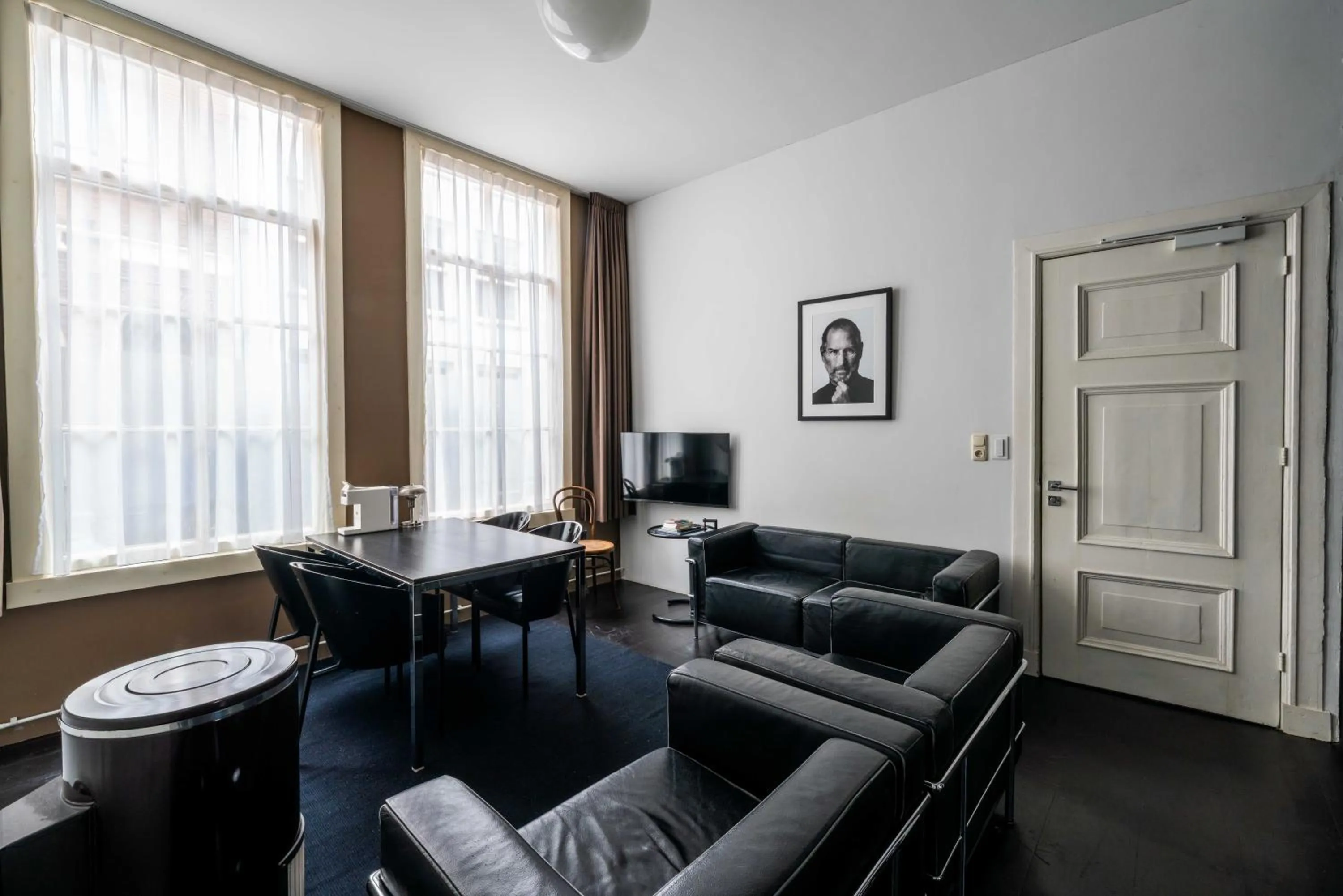 TV and multimedia in Zocher6 a monumental town house in the city center