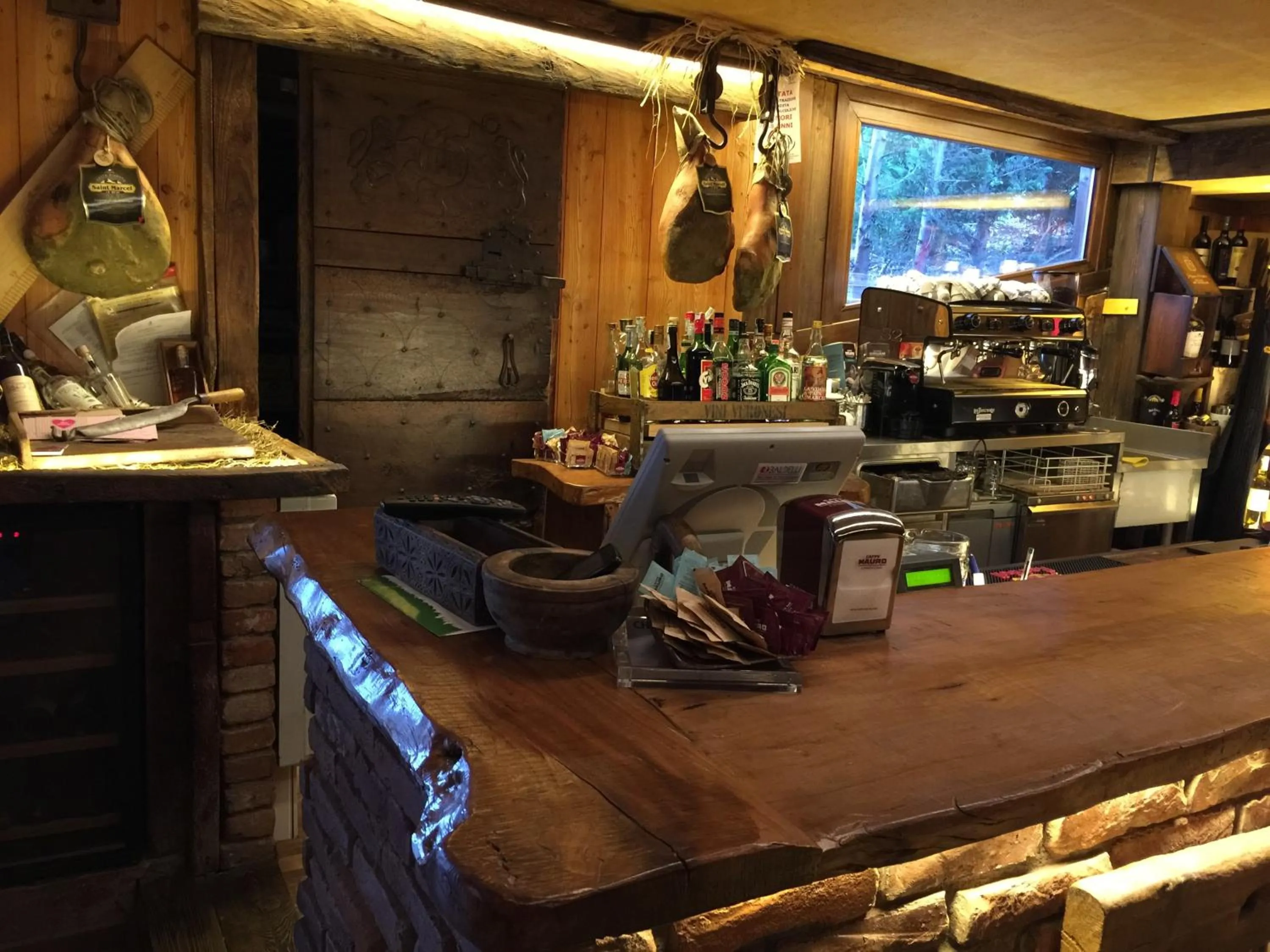 Lounge or bar in Hotel Le Clou