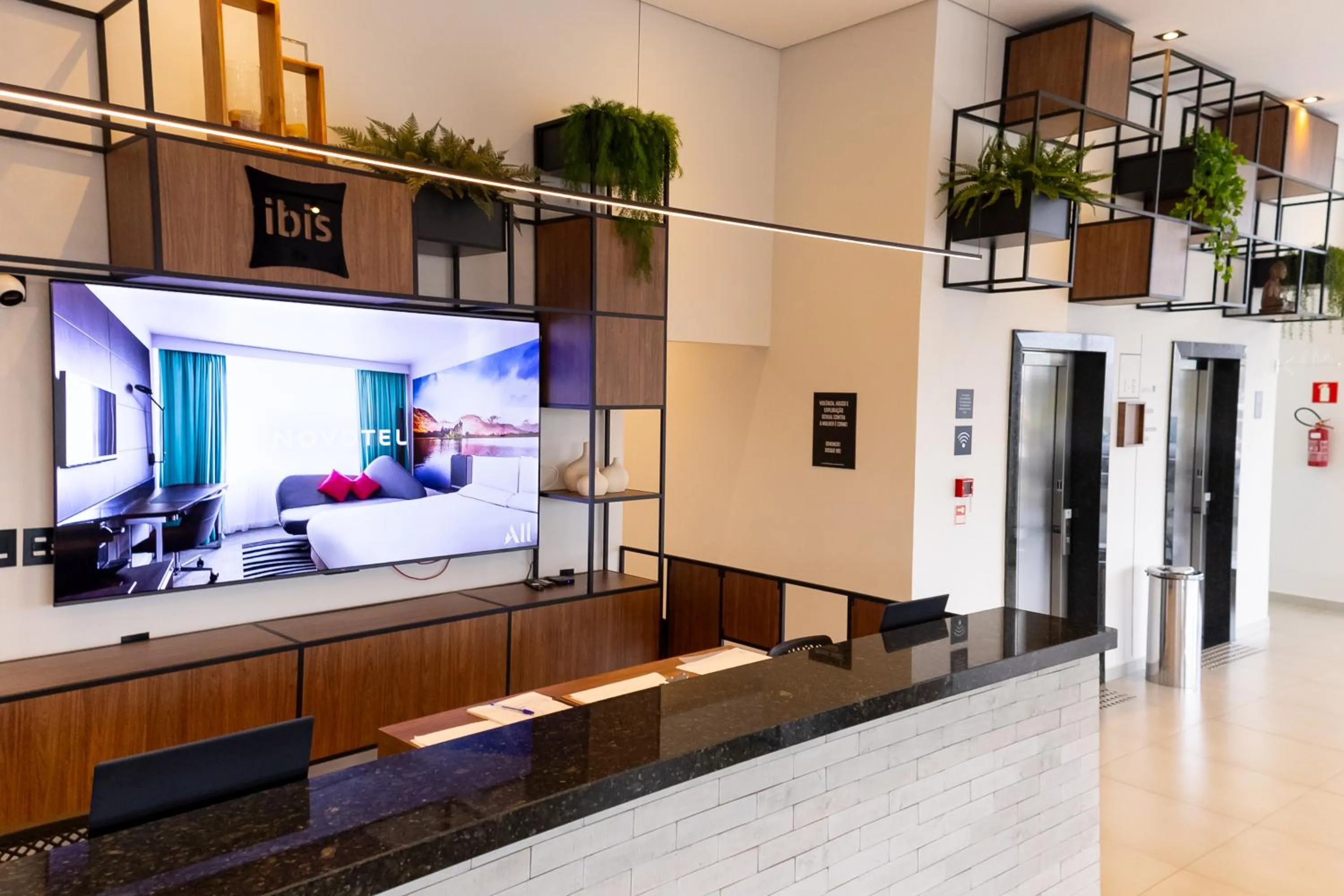 Lobby or reception in Ibis Votuporanga