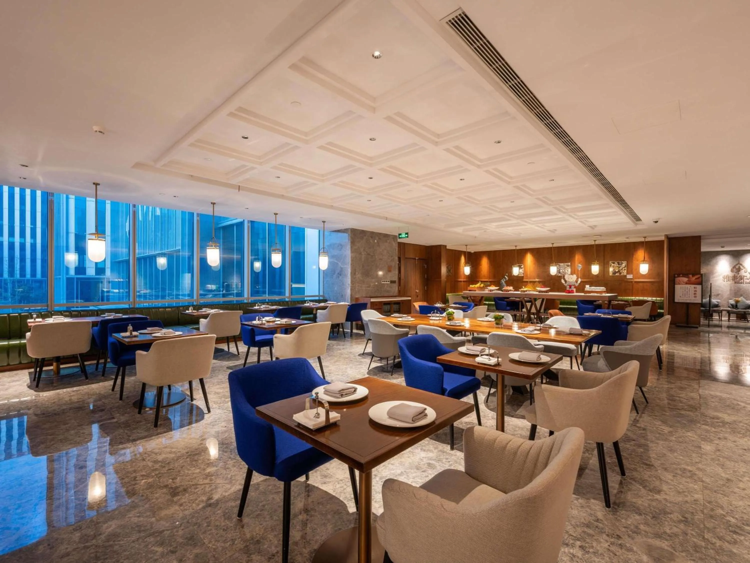 Restaurant/places to eat in Novotel Shanghai Baoshan Jiusi