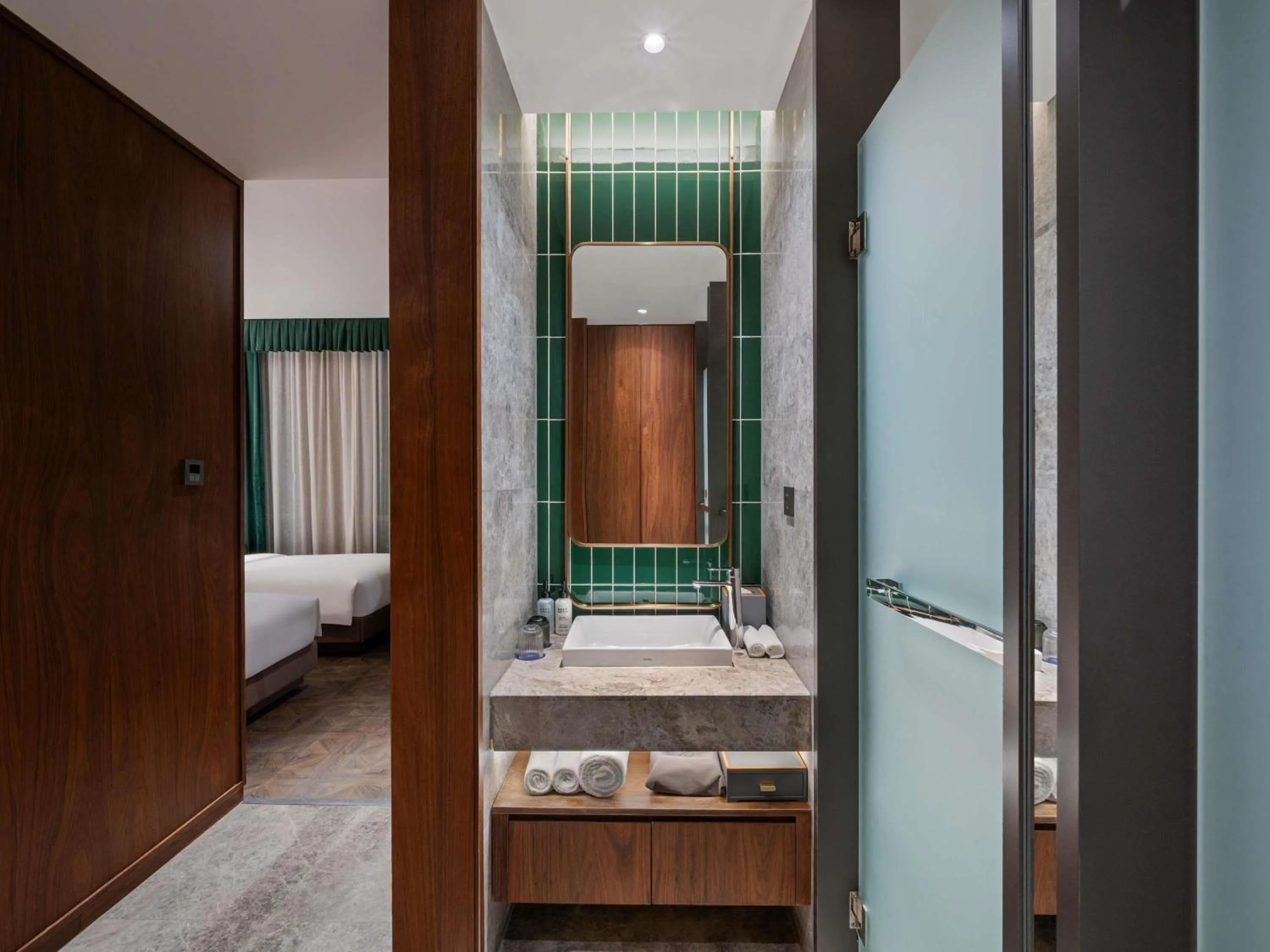 Bedroom, Bed in Novotel Shanghai Baoshan Jiusi