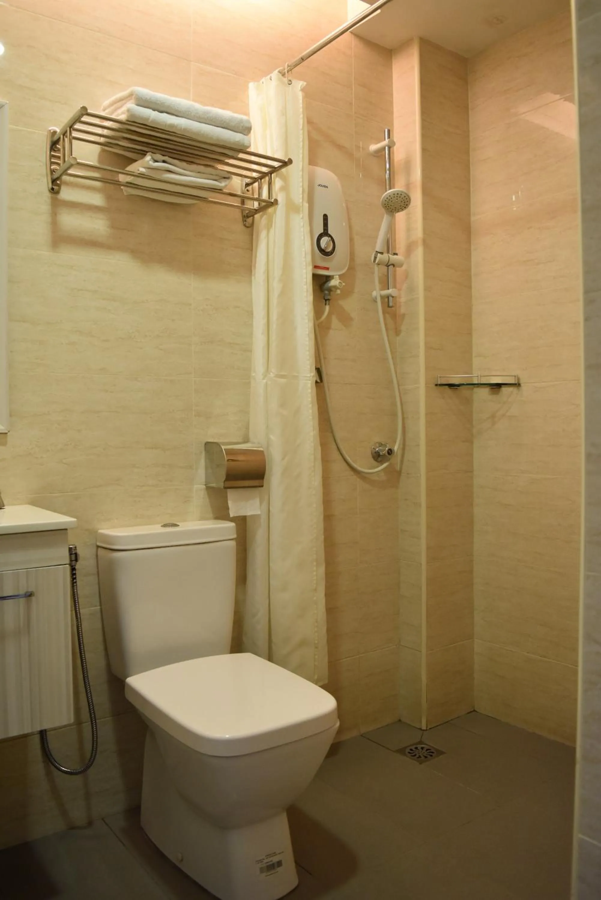 Shower in Sunrise Hotel