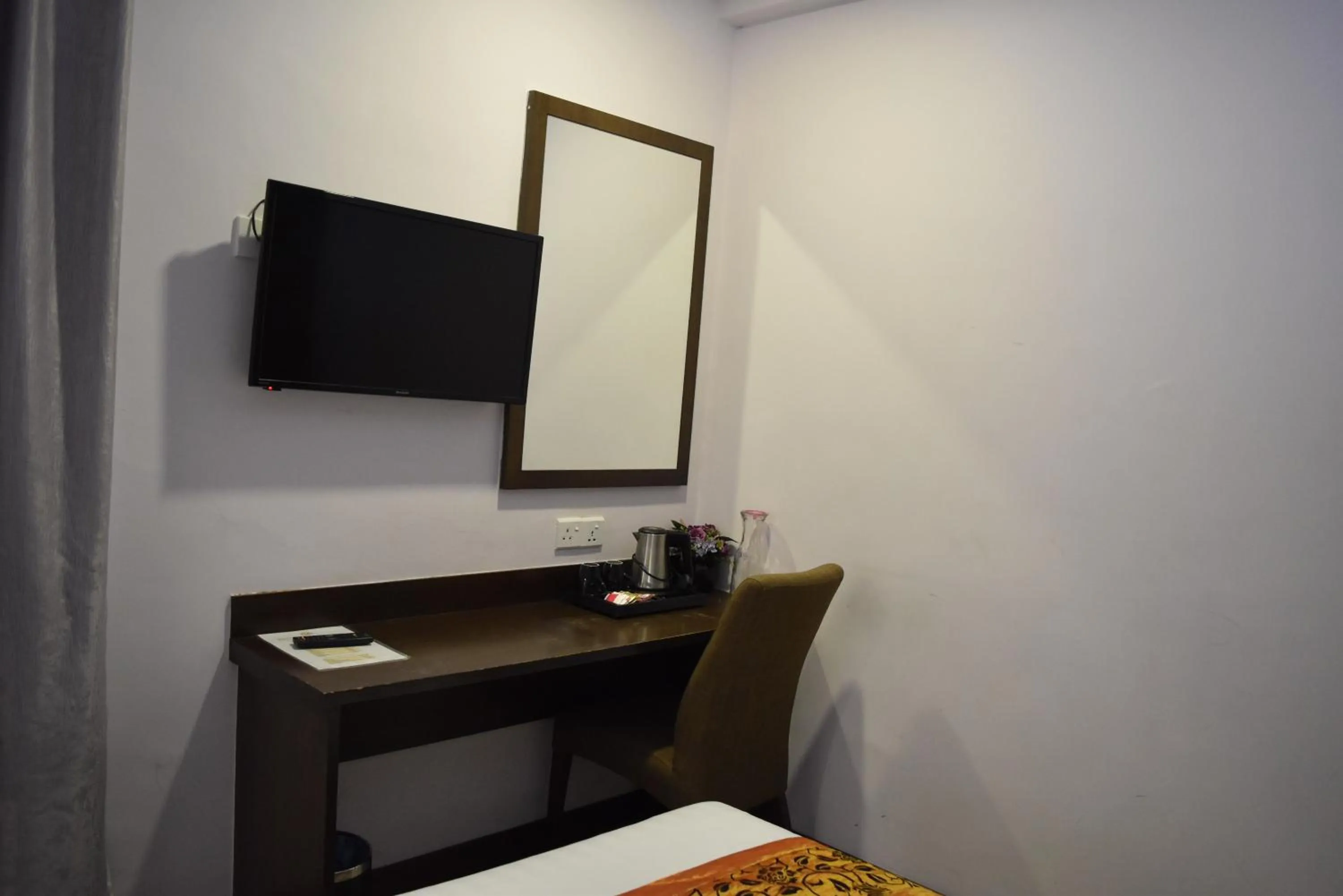 TV and multimedia in Sunrise Hotel