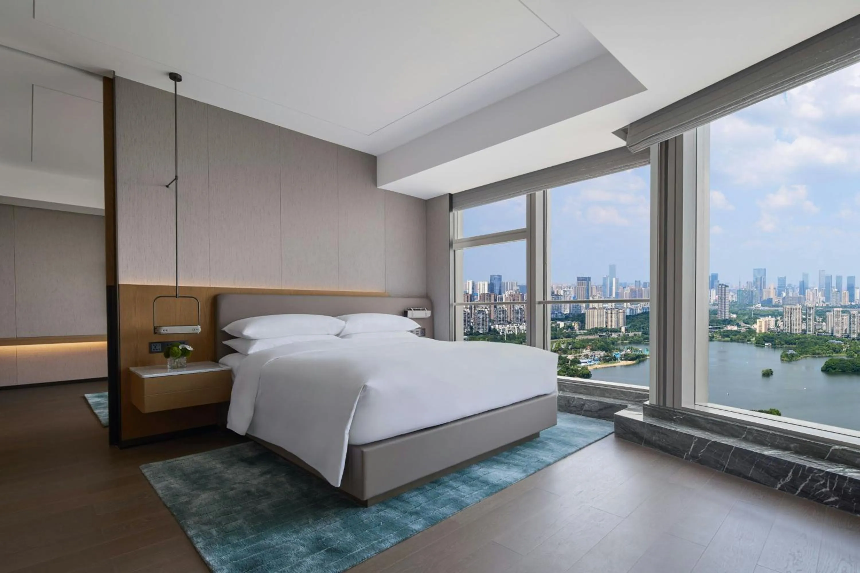 Bedroom, Bed in Changsha Marriott Hotel West