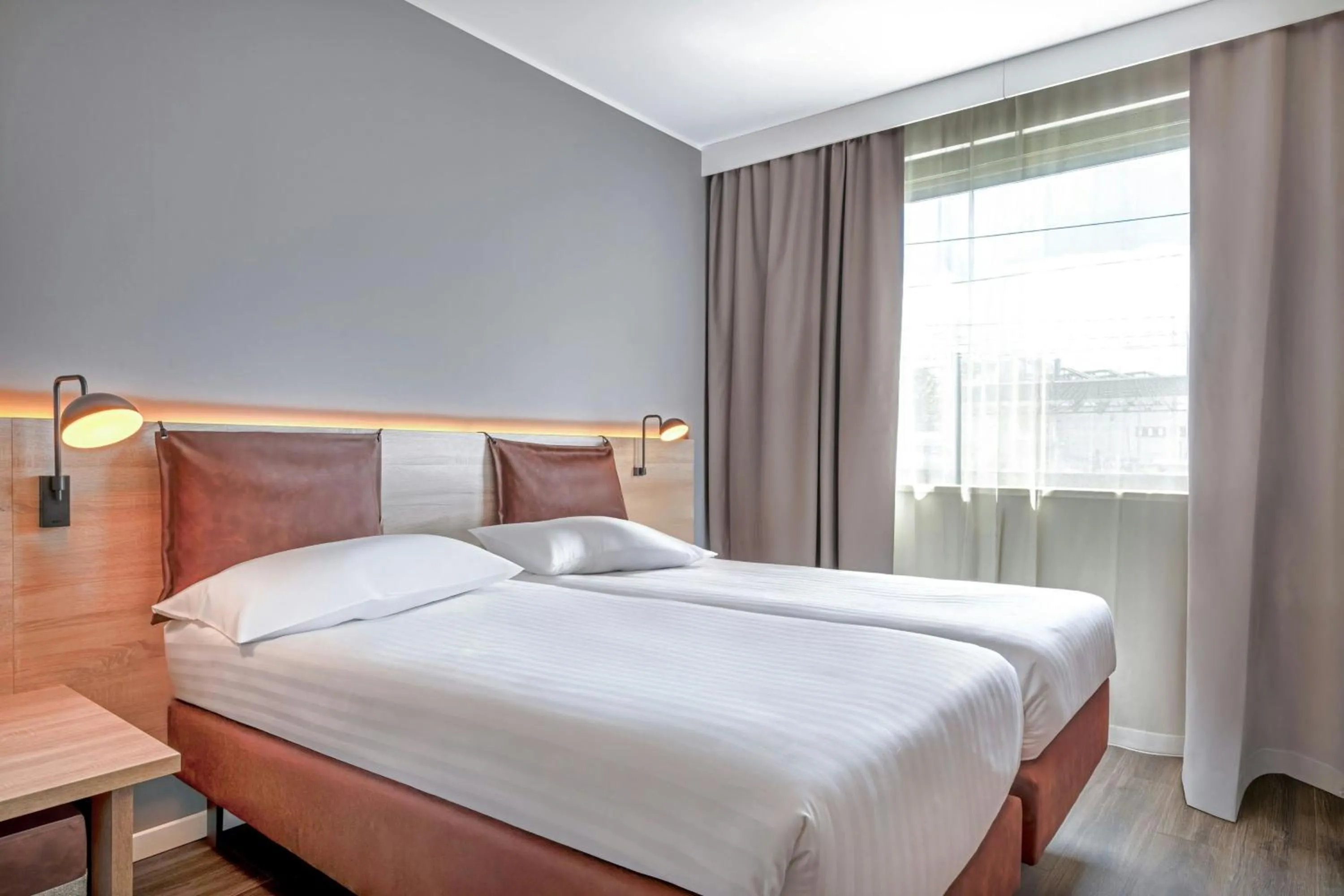 Sleeper Twin Room in Moxy Verona