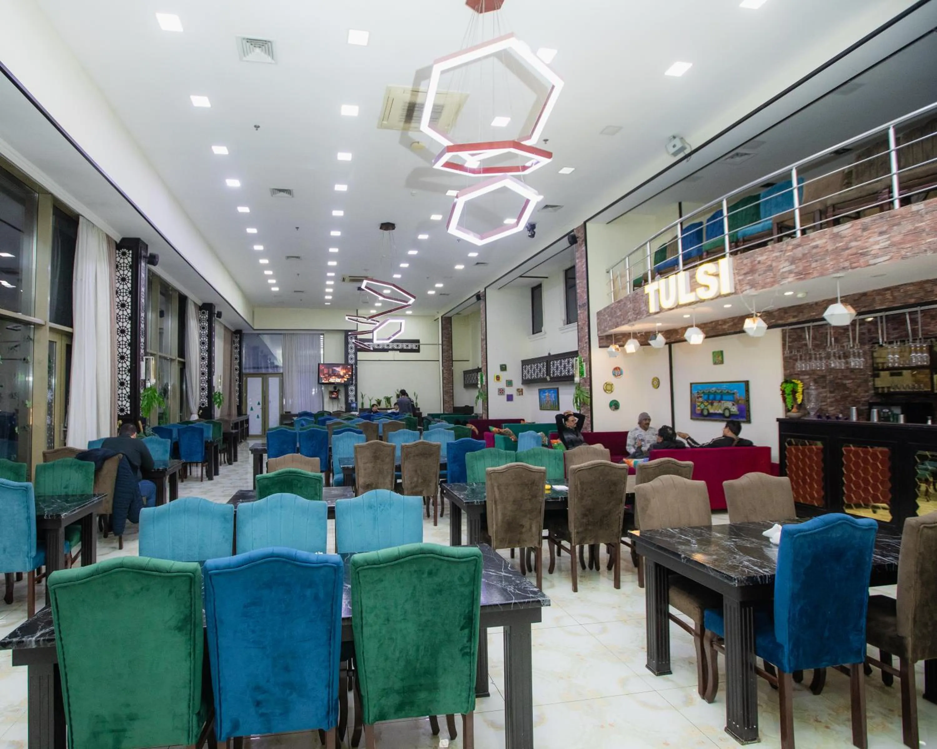 Restaurant/places to eat in Corniche White City Hotel