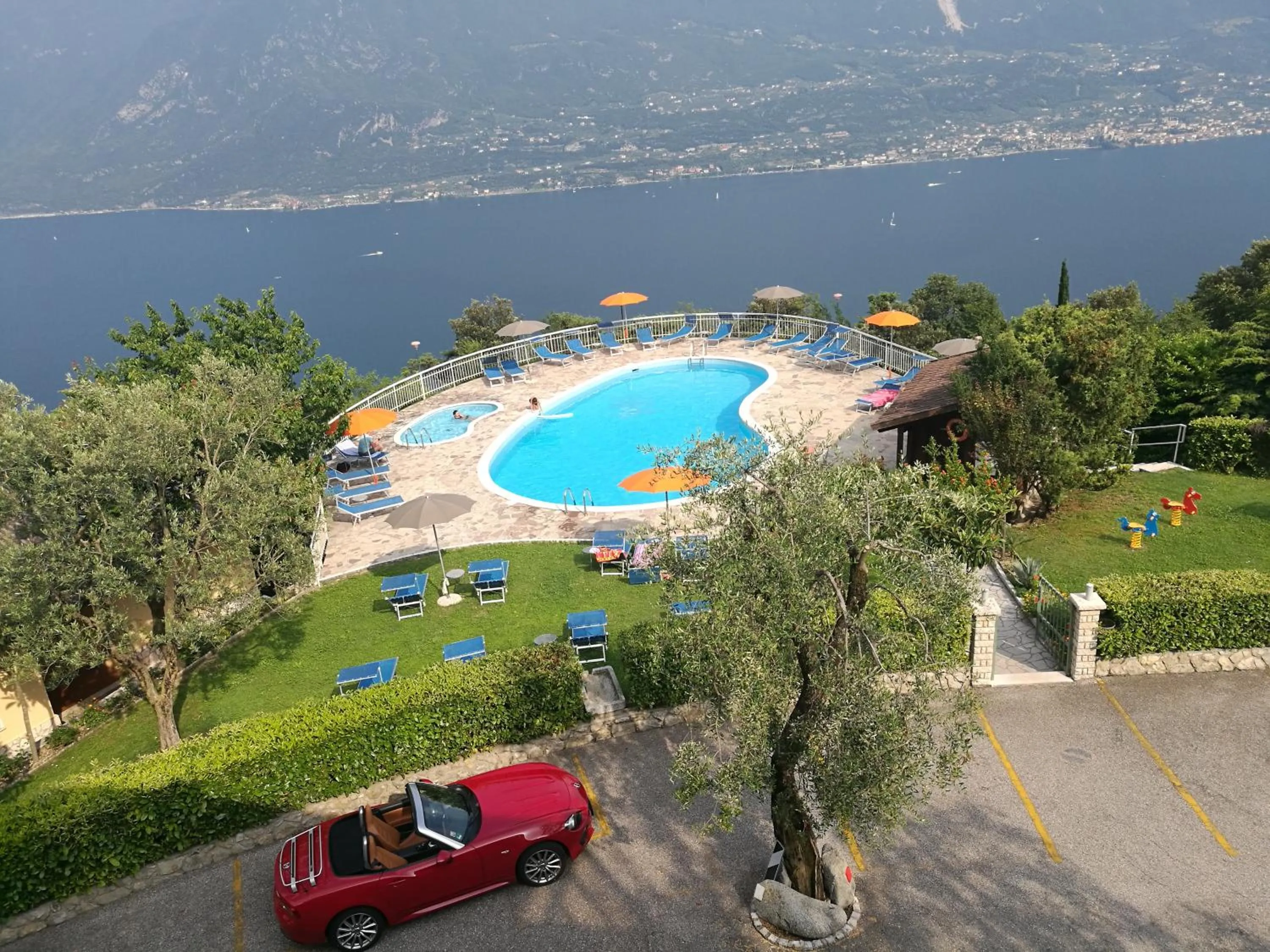 Swimming pool in Residence Hotel Maxi