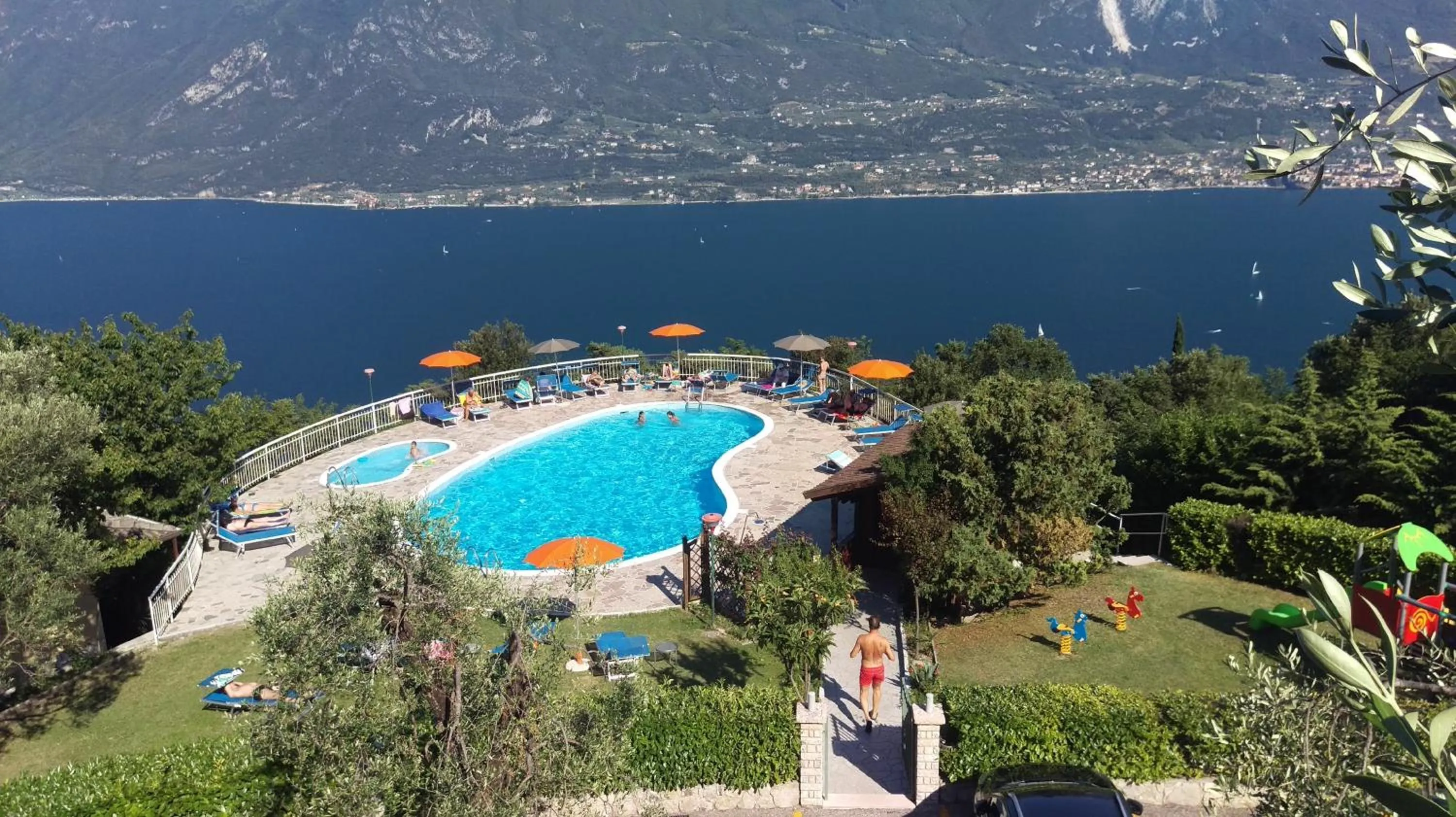 Swimming pool in Residence Hotel Maxi
