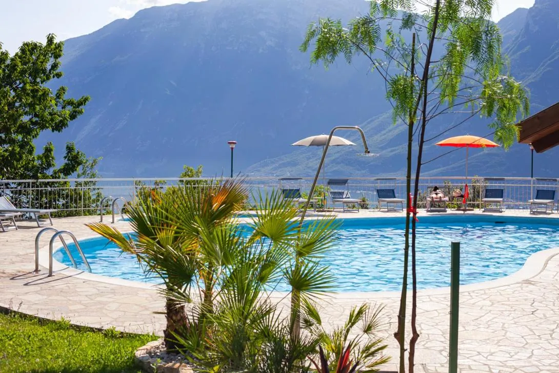 Swimming pool in Residence Hotel Maxi