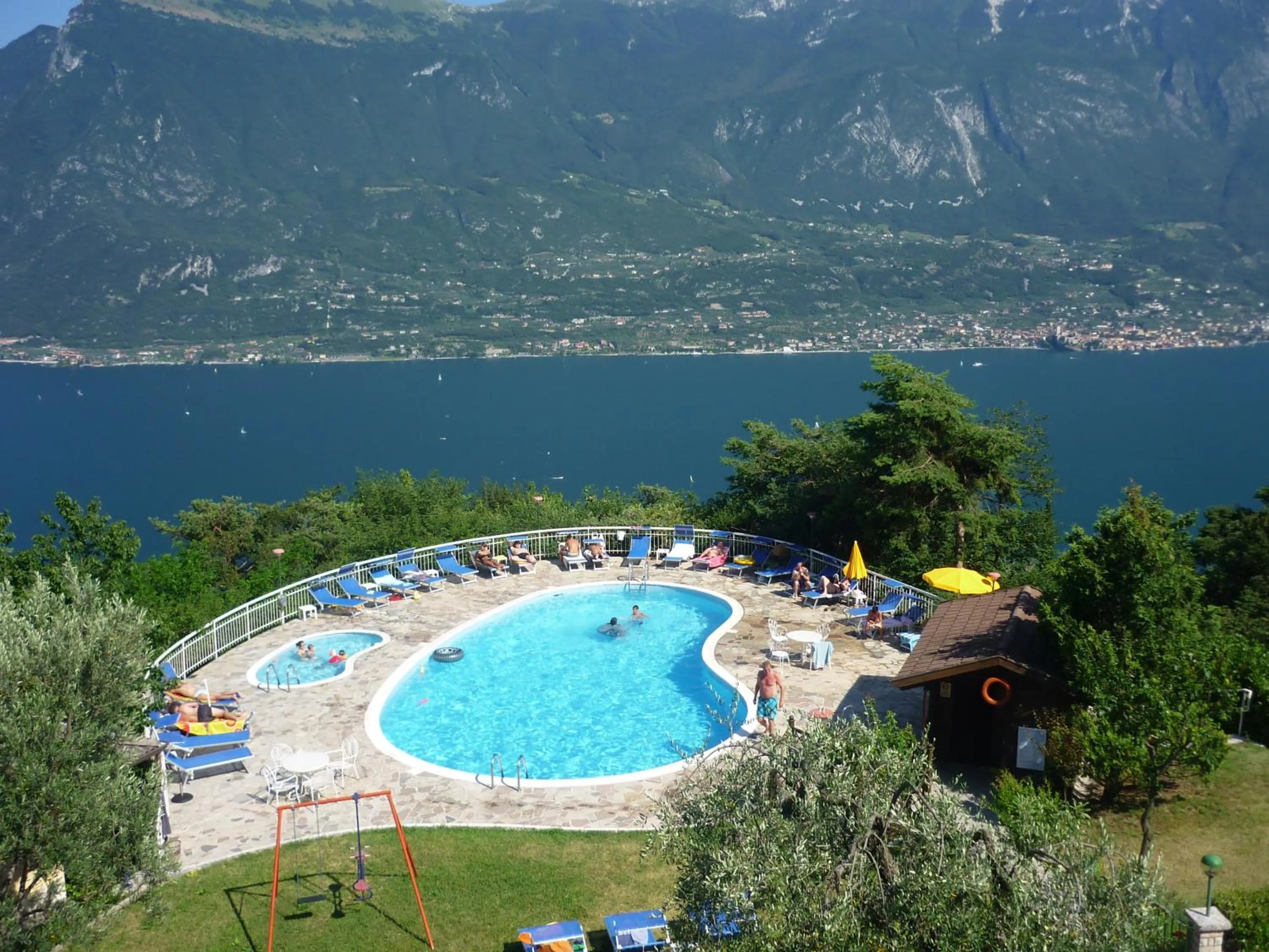 Swimming pool in Residence Hotel Maxi