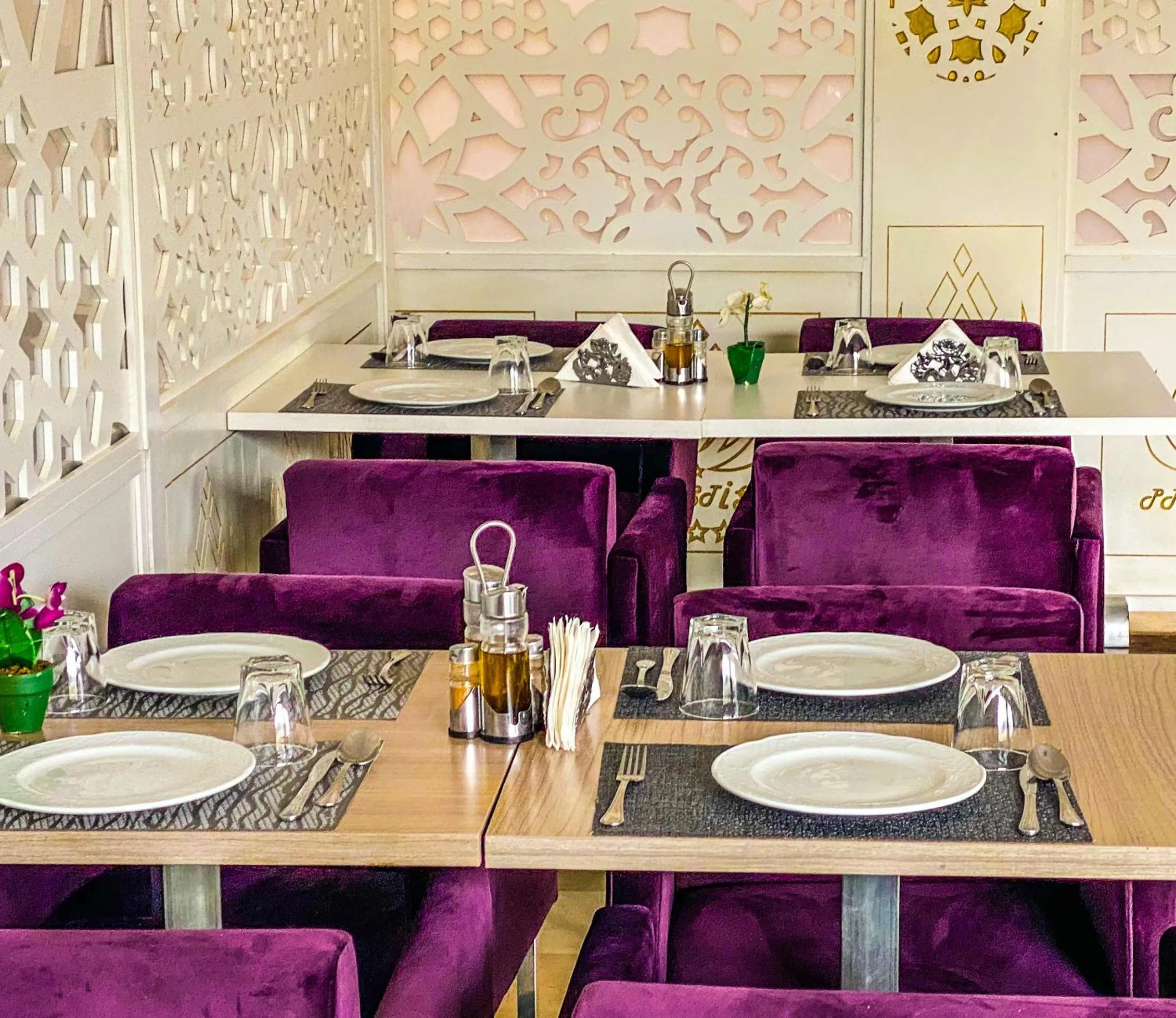 Restaurant/places to eat in Prestige Hotel & Spa