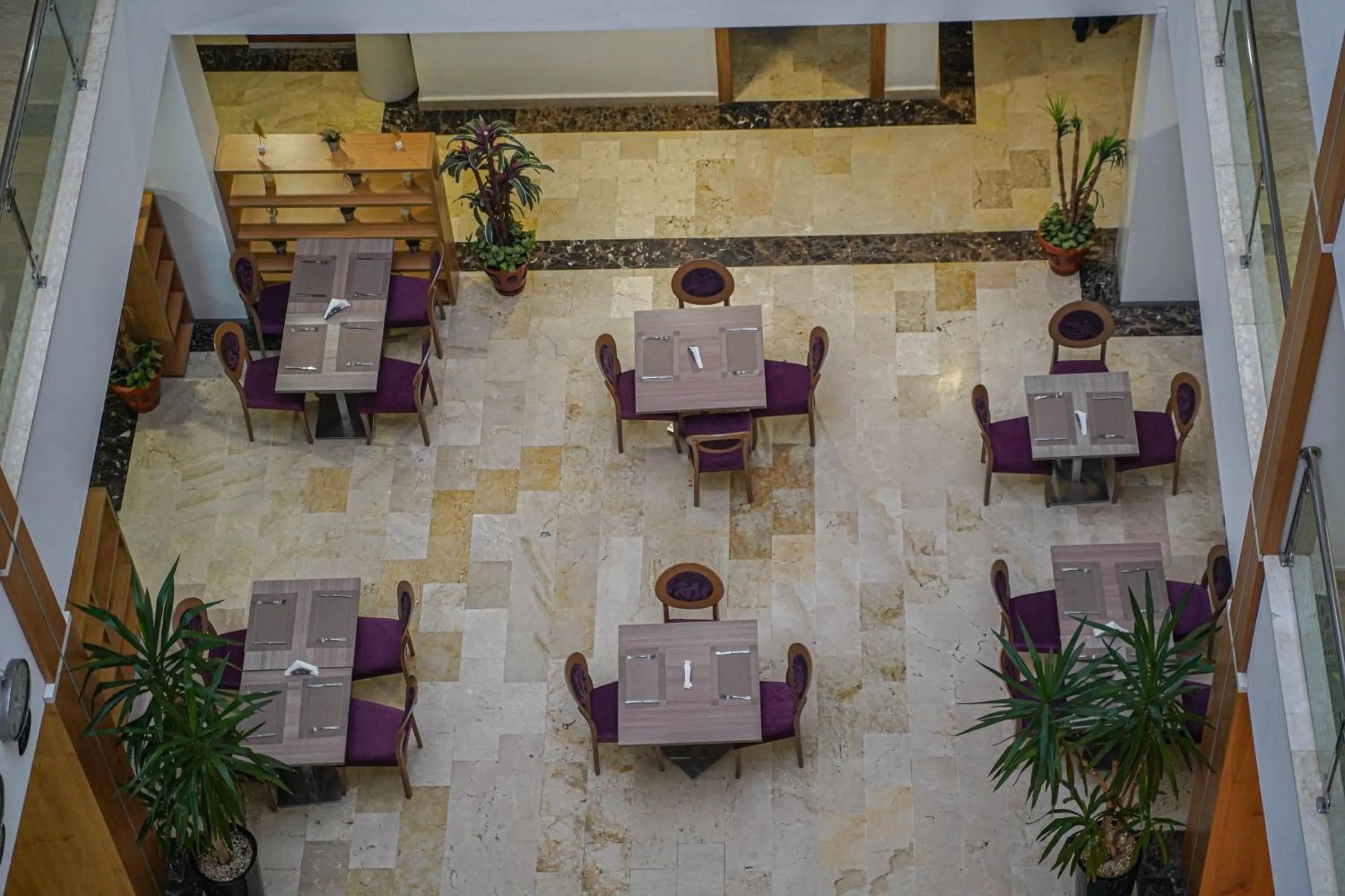 Restaurant/places to eat in Prestige Hotel & Spa