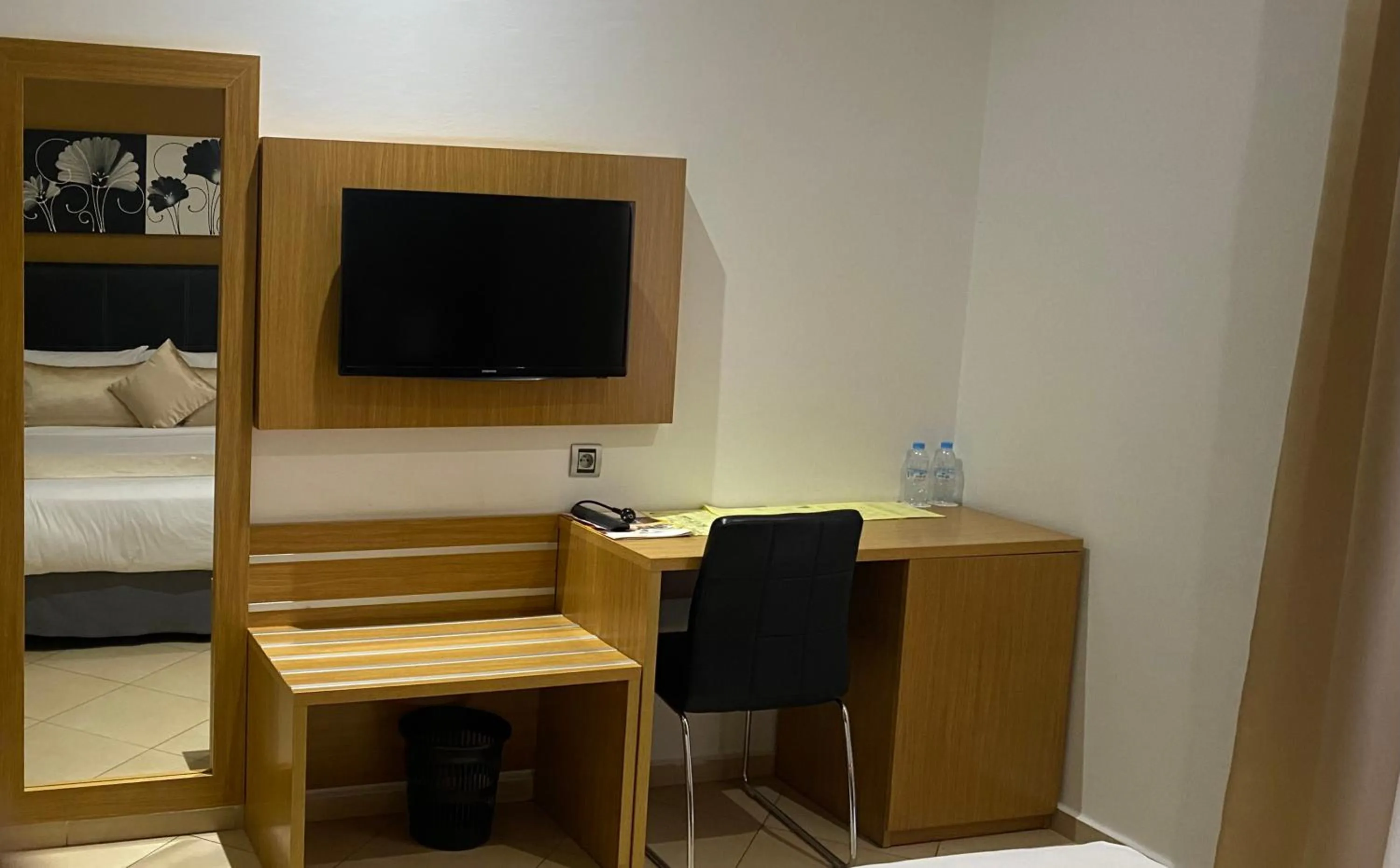 TV and multimedia, Bed in Prestige Hotel & Spa