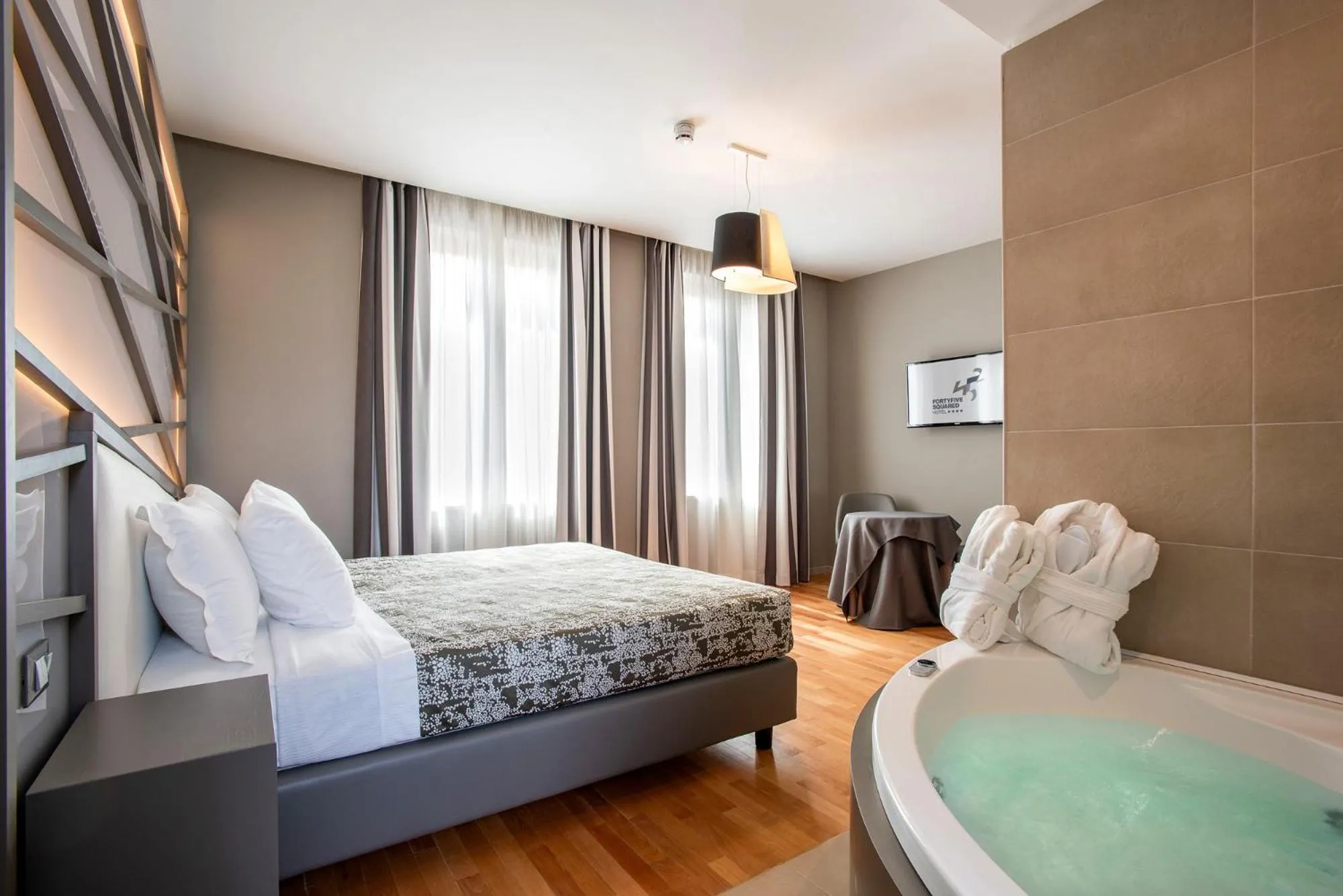 Bedroom, Bed in Fortyfive Squared Hotel