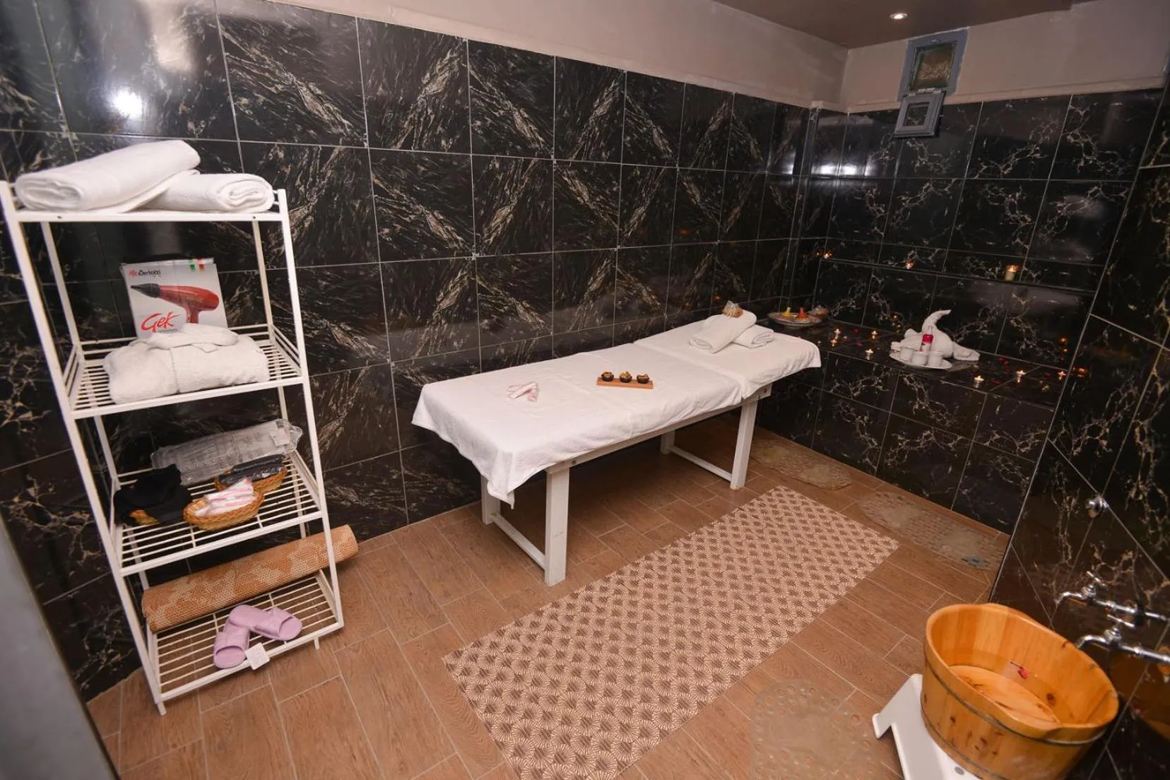 Steam room in Le 135 appart hotel