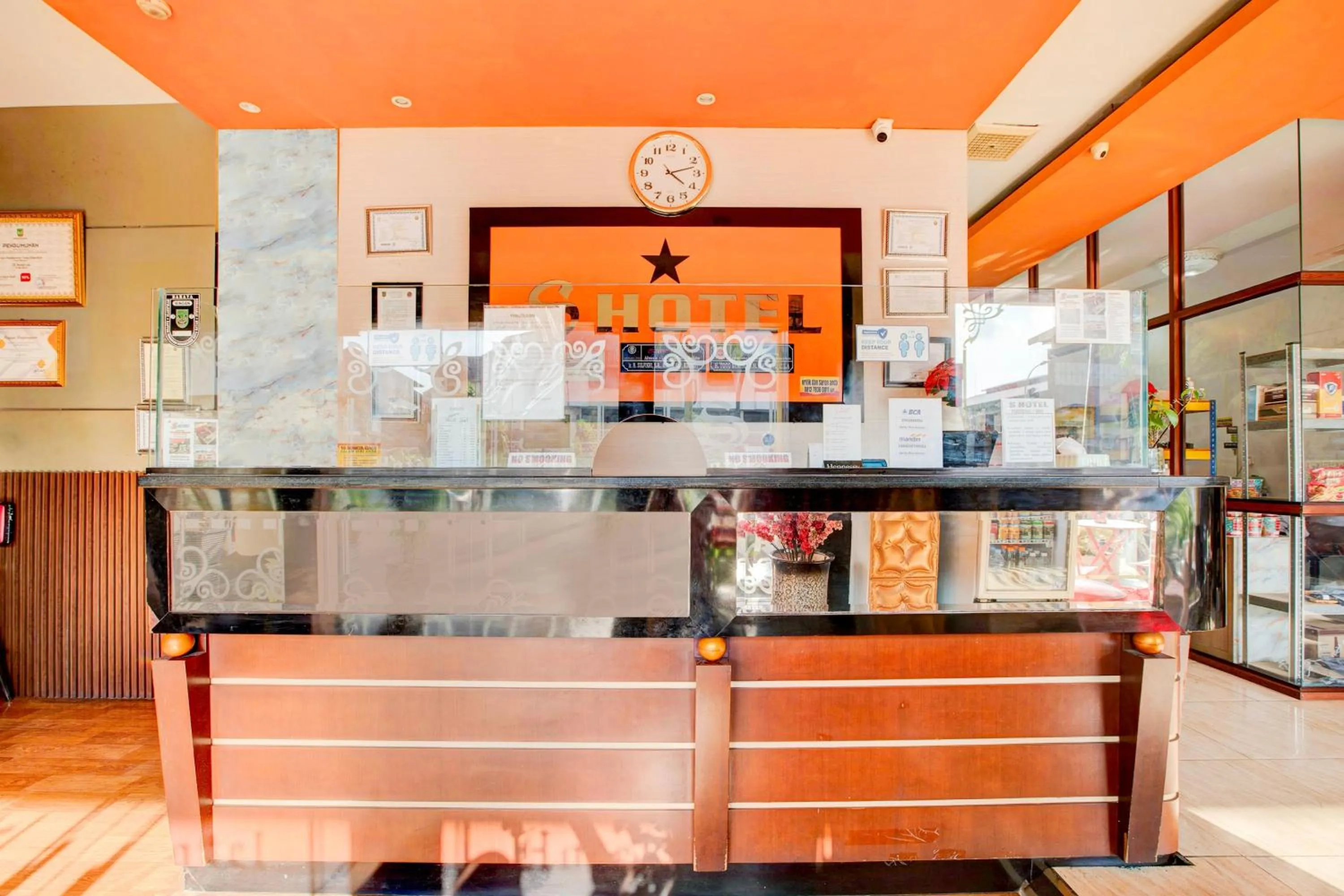 Lobby or reception in Dancenter S Hotel