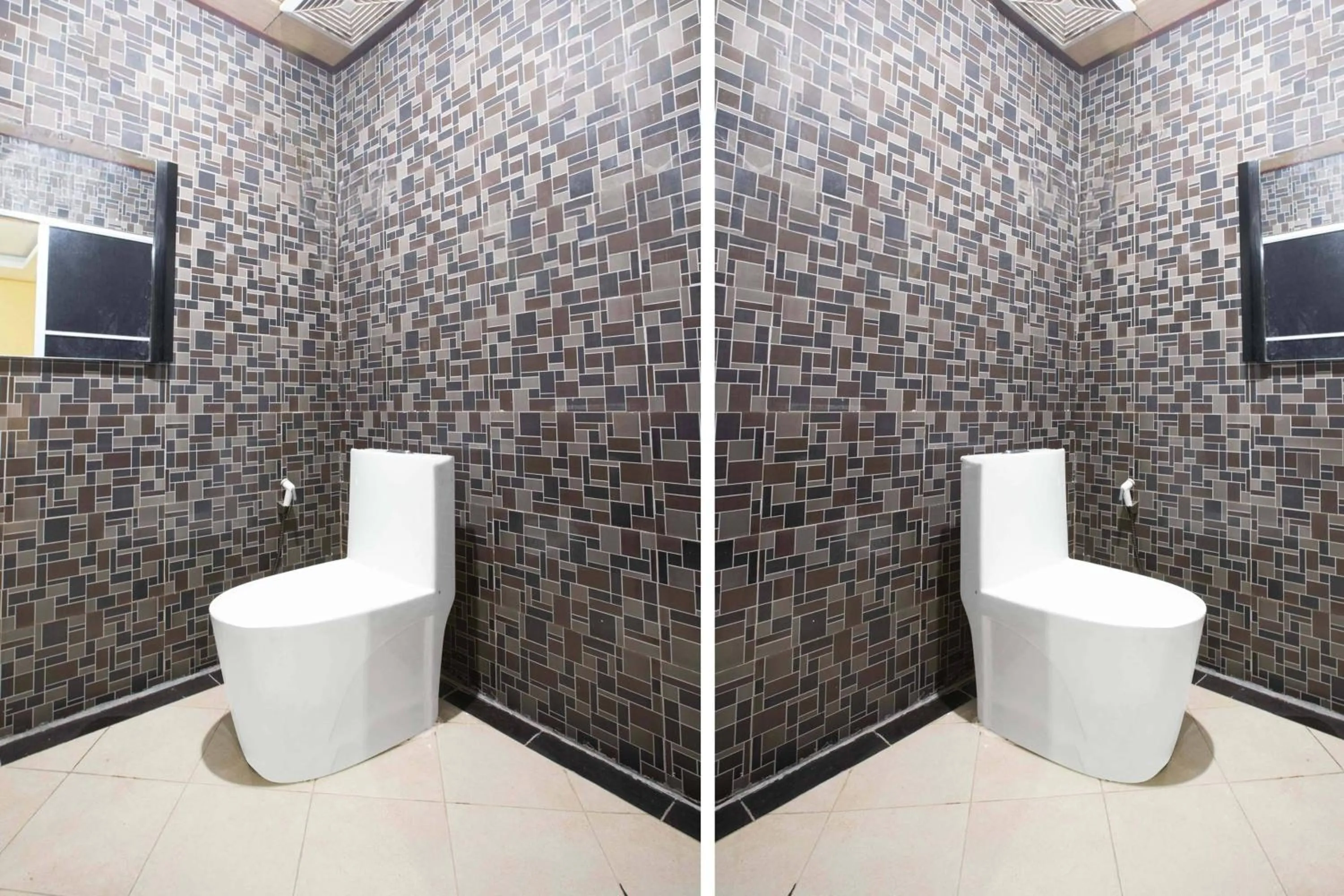 Bathroom in Dancenter S Hotel