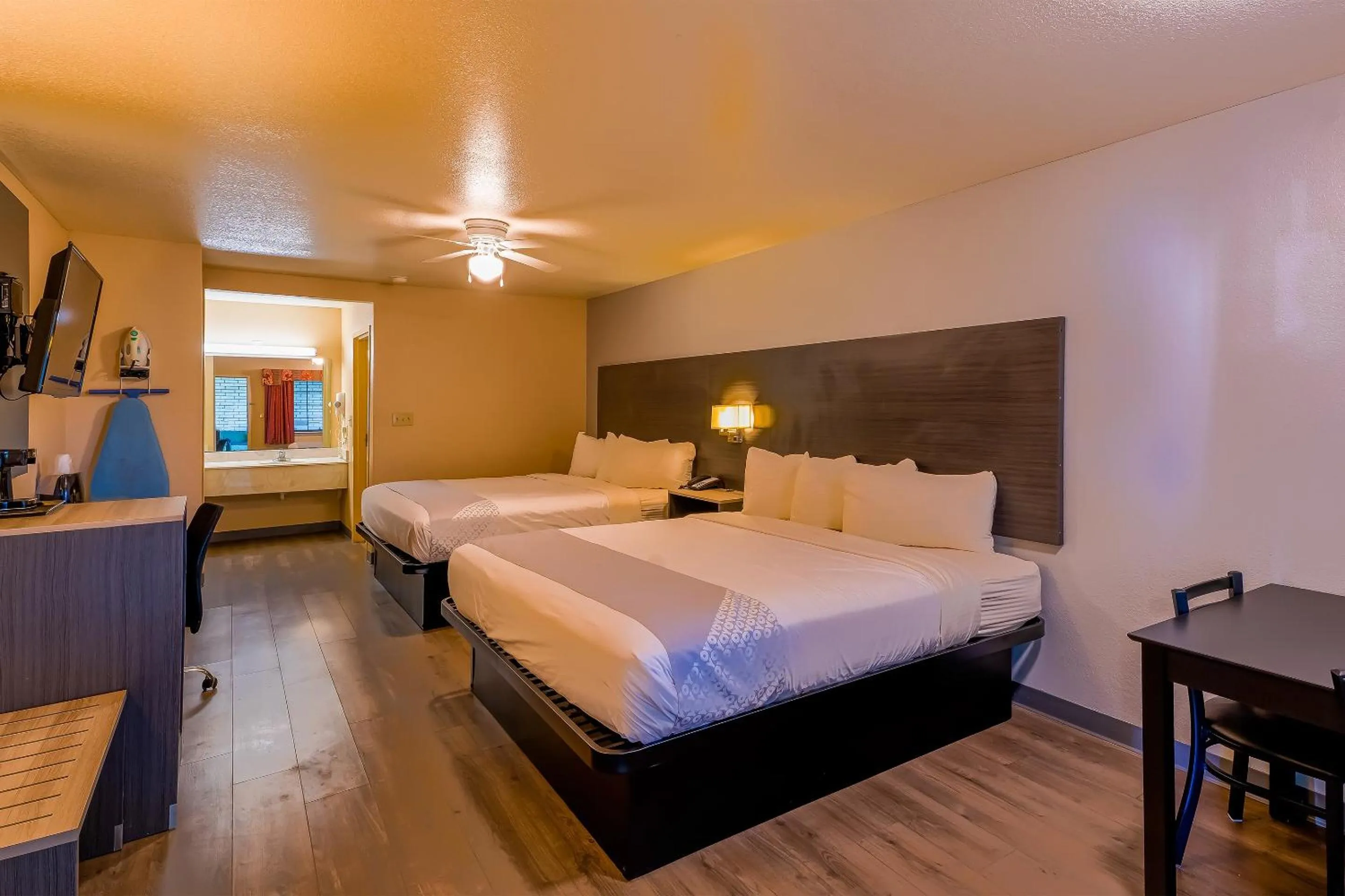 Bedroom, Bed in OYO Hotel Yoakum West