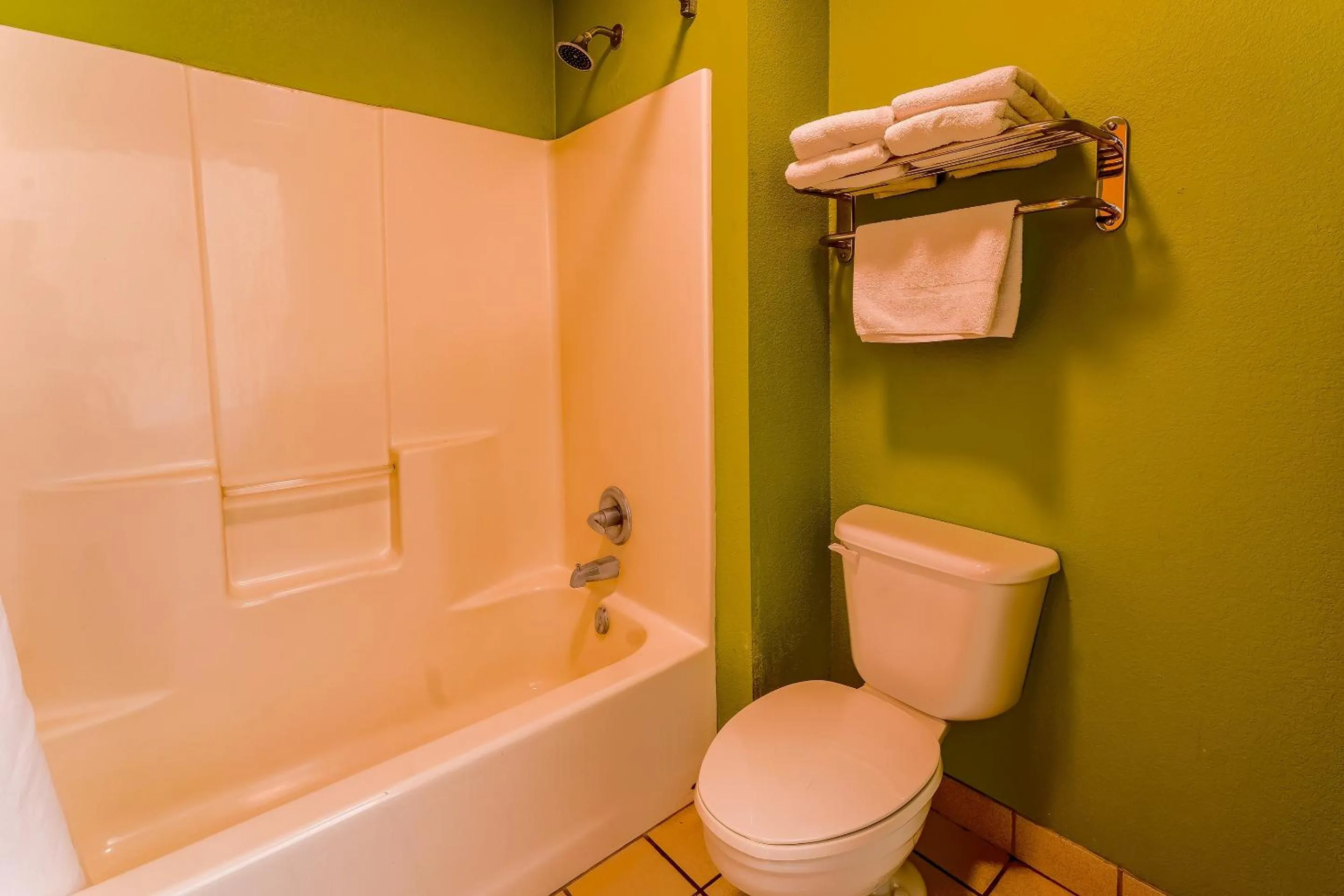 Bathroom in OYO Hotel Yoakum West