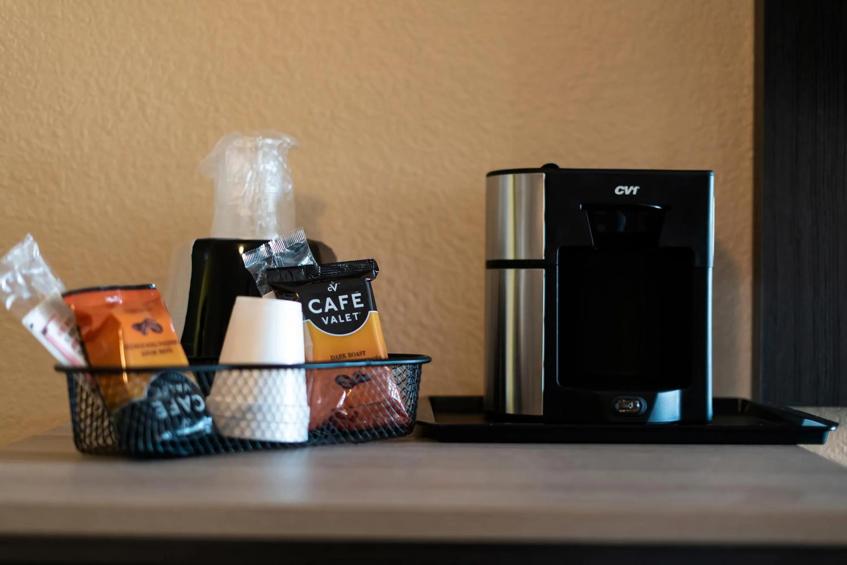 Coffee/tea facilities in OYO Hotel Yoakum West