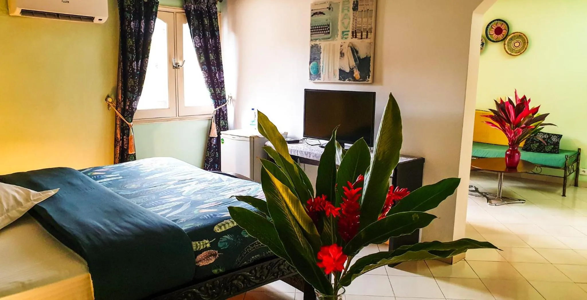 Bed in Villa Oasis Abidjan