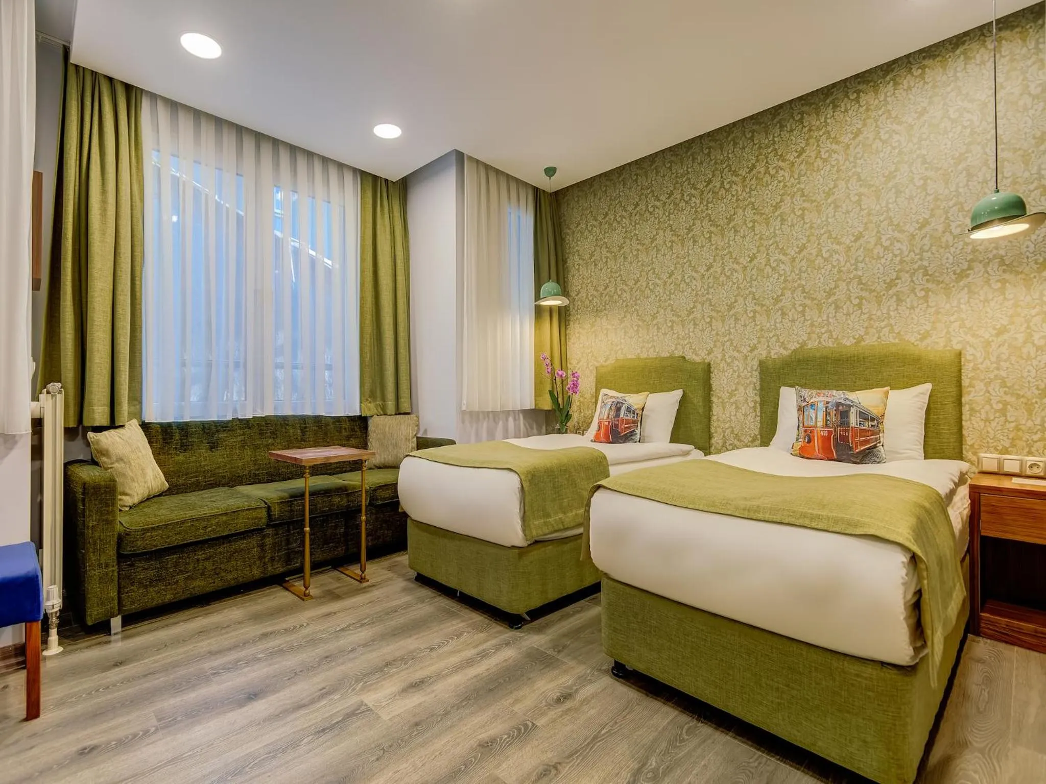 Photo of the whole room, Bed in Sometimes Hotel Taksim