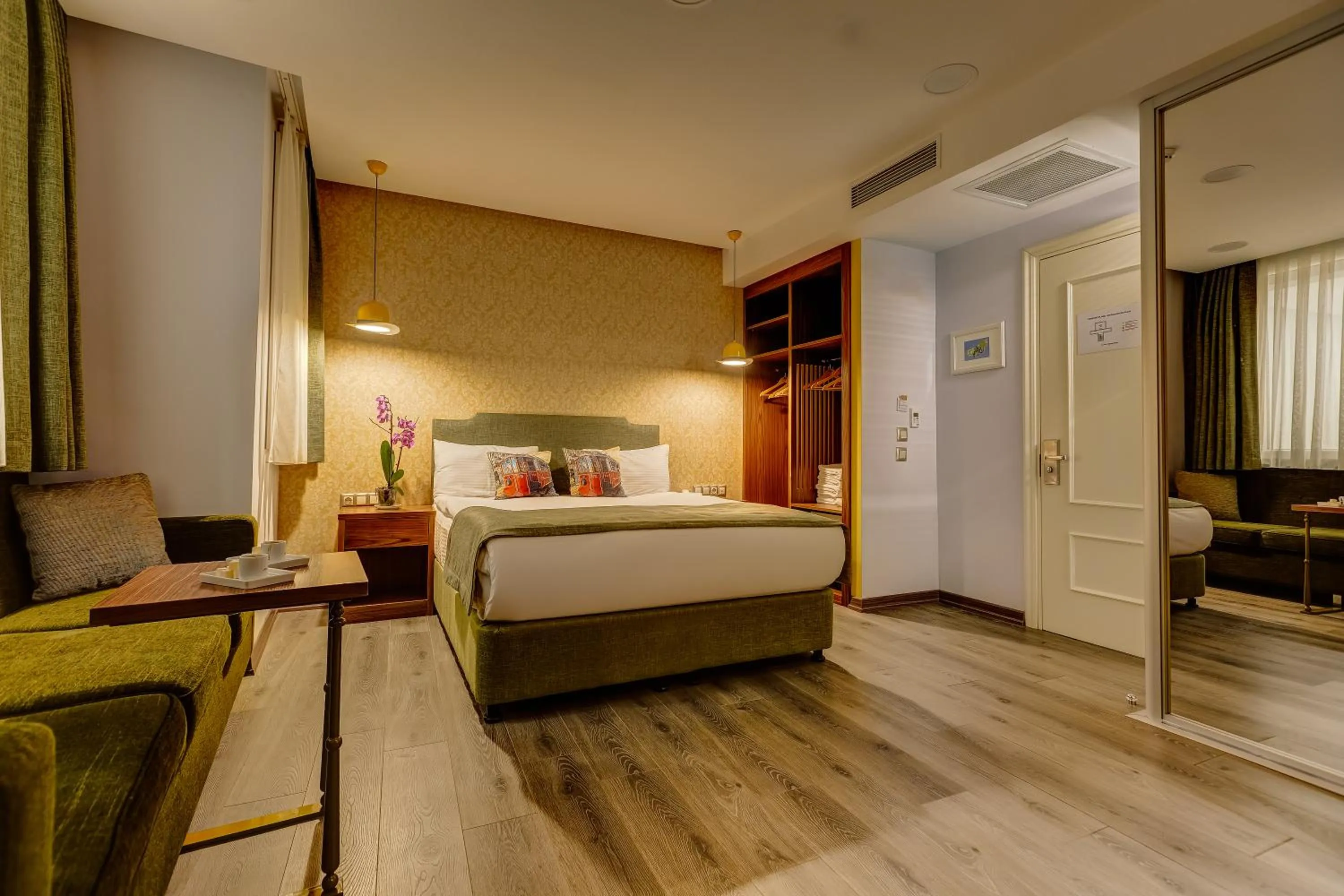 Photo of the whole room, Bed in Sometimes Hotel Taksim