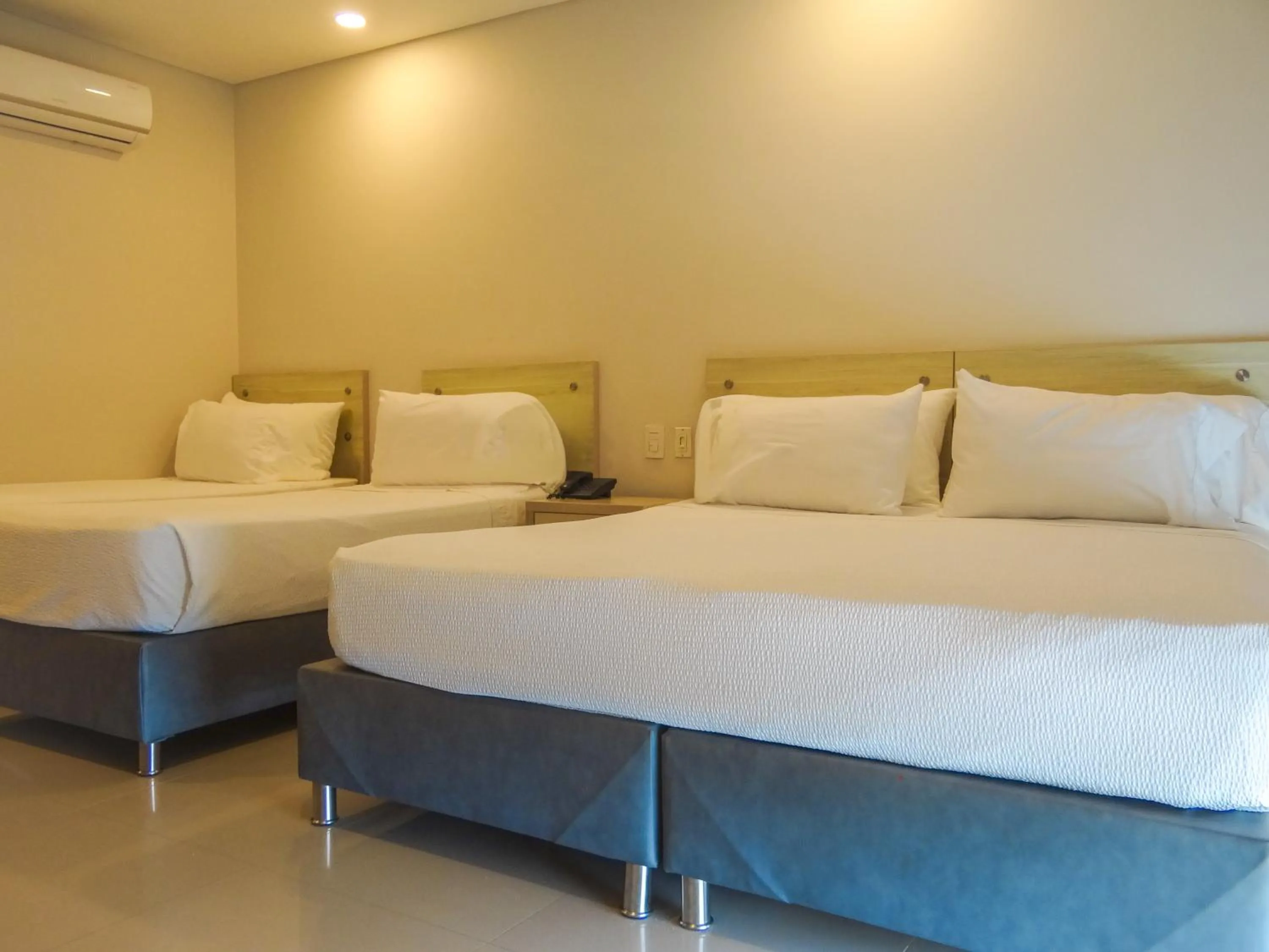 Bed in Hotel Summer Frente Al Mar