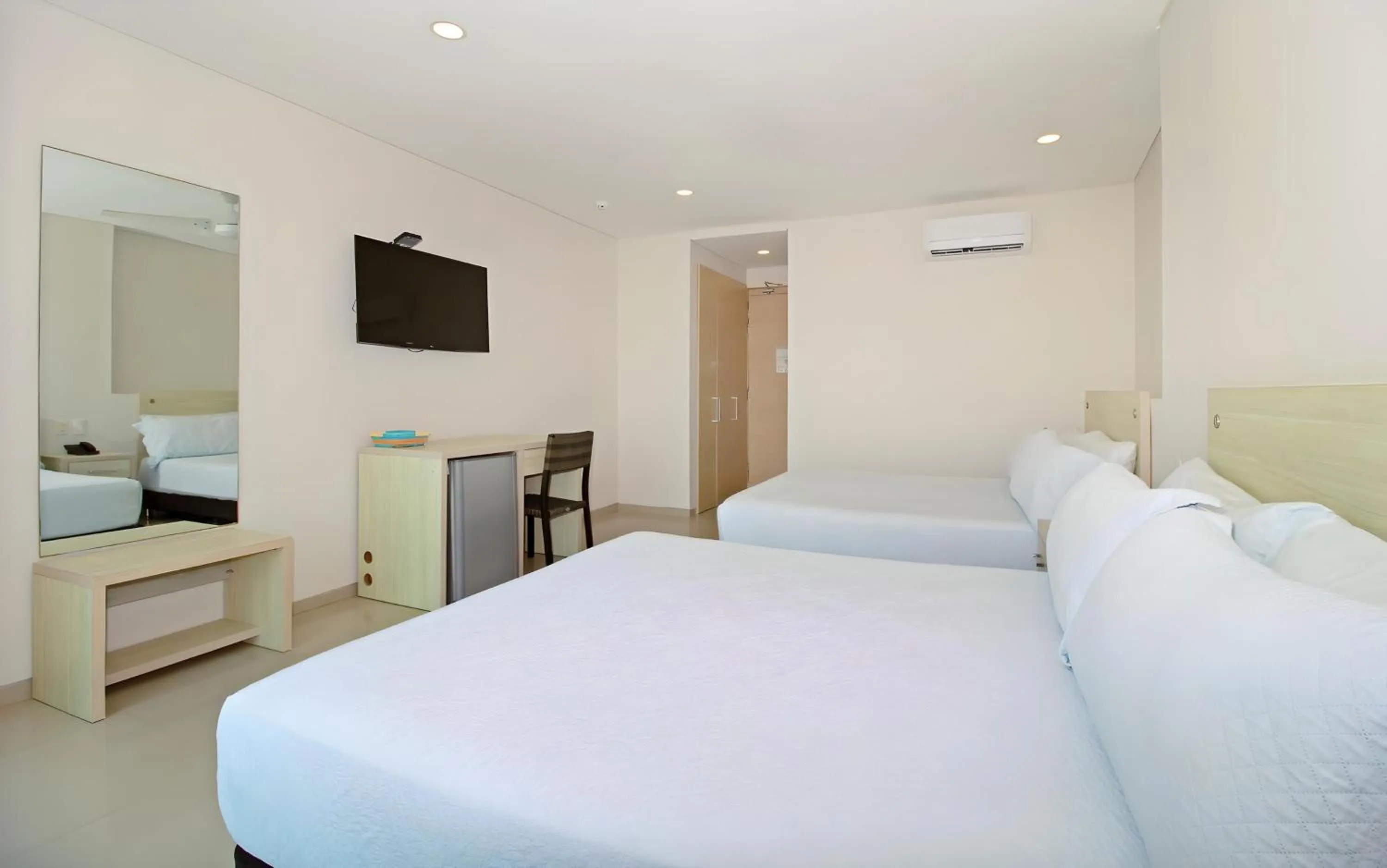 Bed in Hotel Summer Frente Al Mar