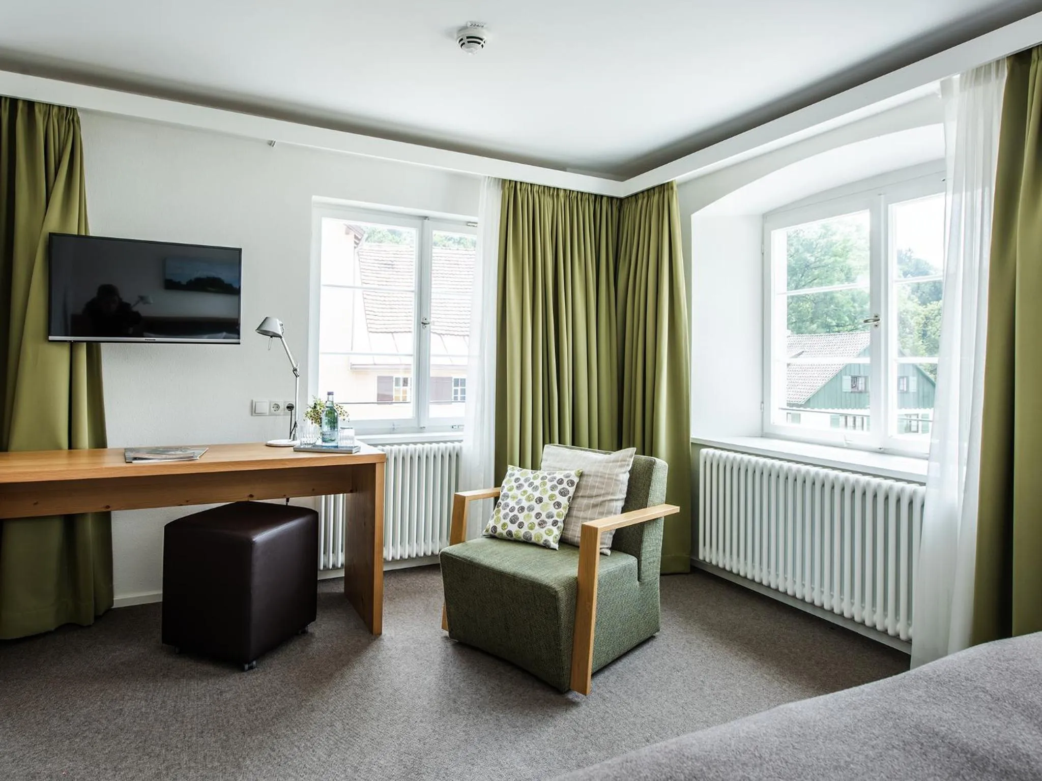 Photo of the whole room in Hofgut Farny