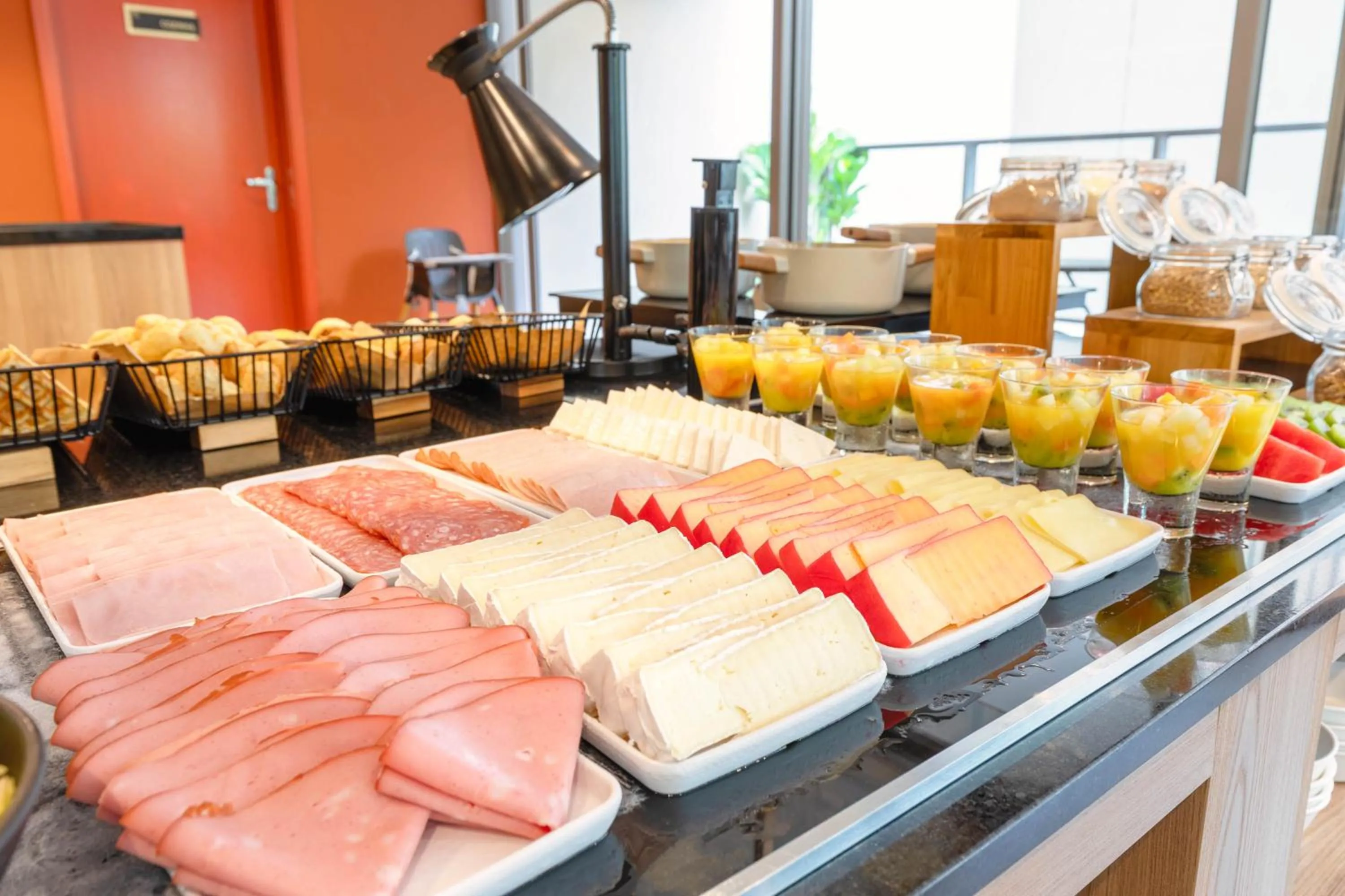 Breakfast in Cozzy Premium Paulista Hotel