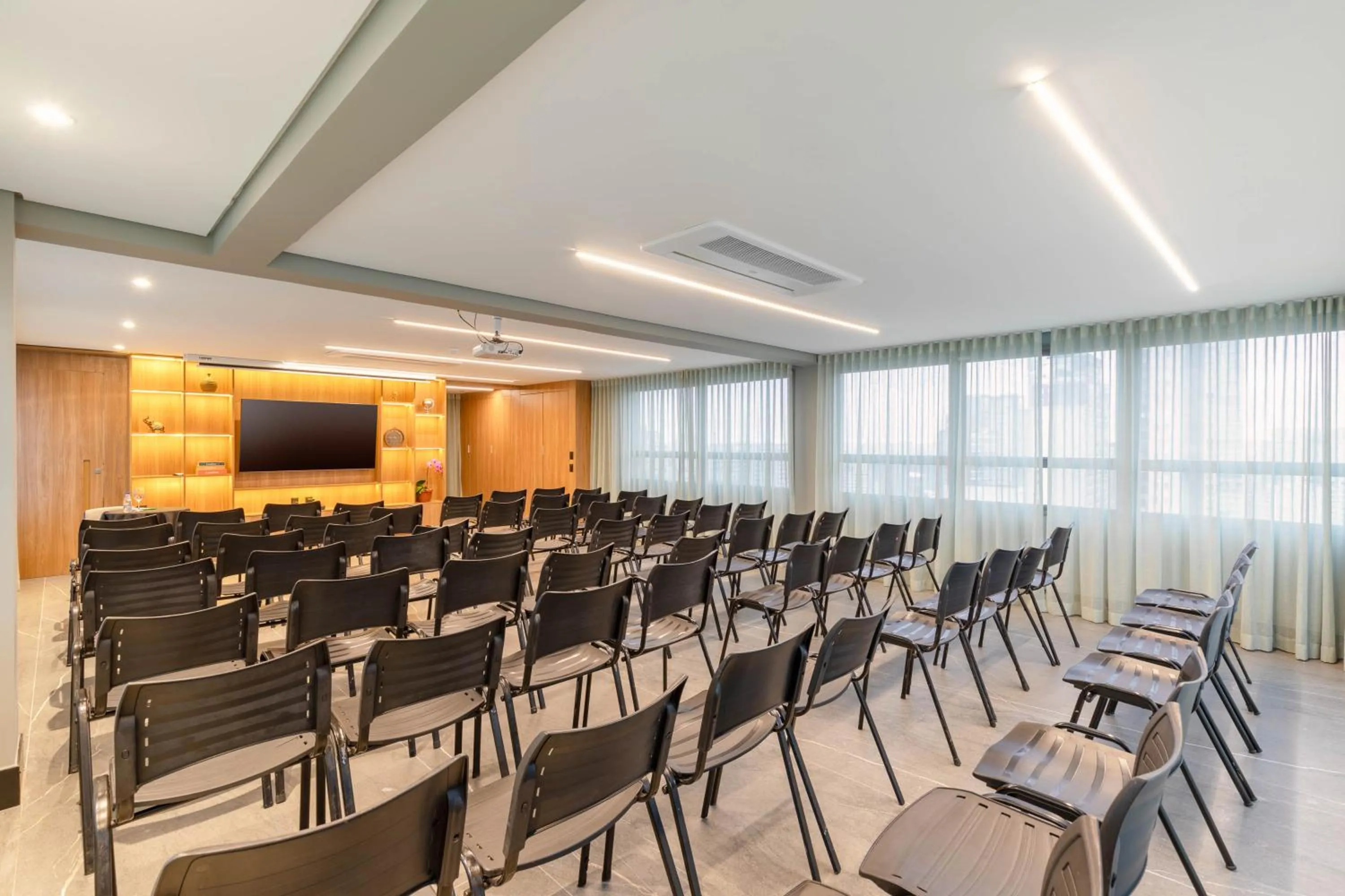 Meeting/conference room in Cozzy Premium Paulista Hotel