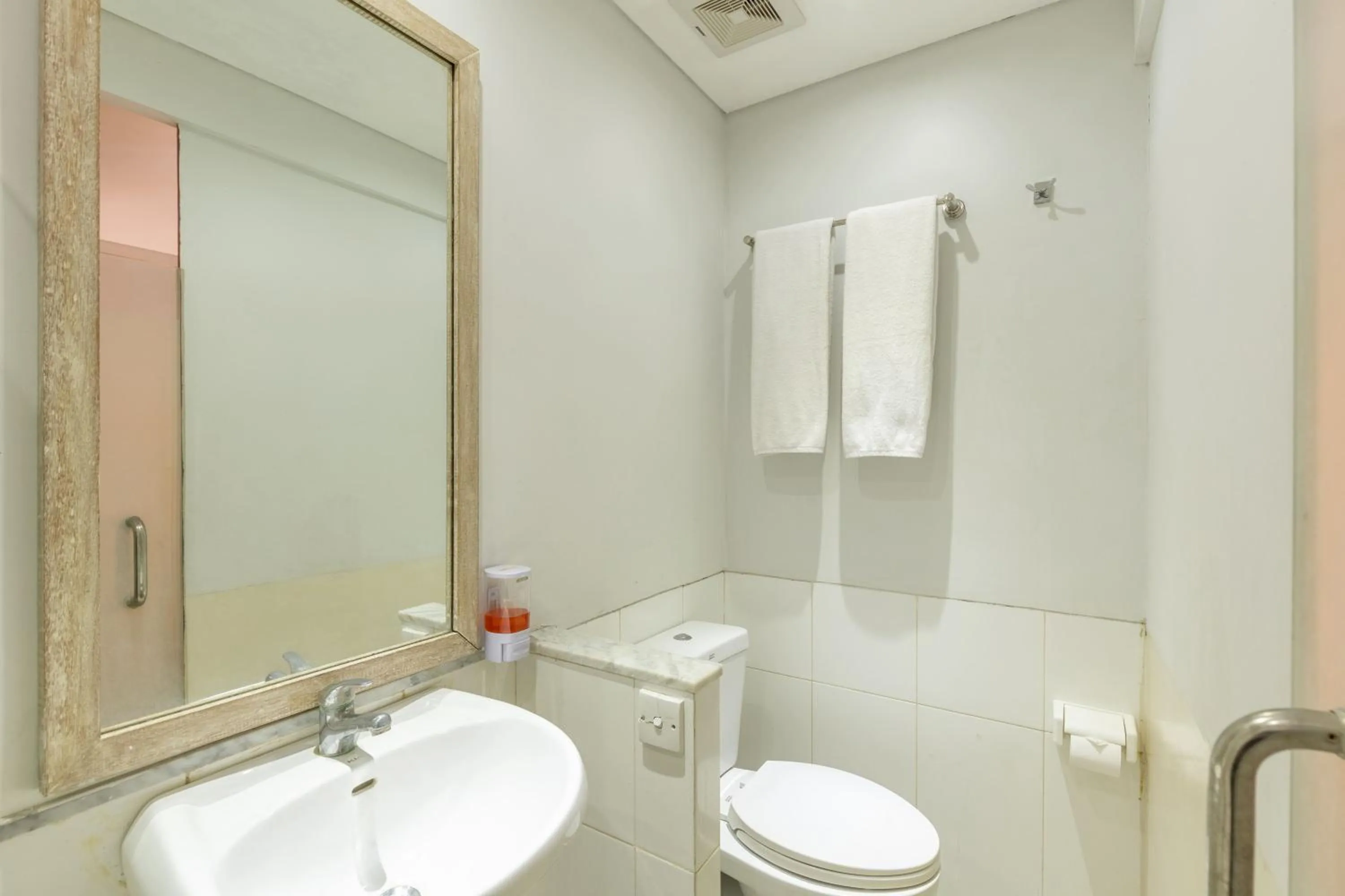 Bathroom in Cove Renata