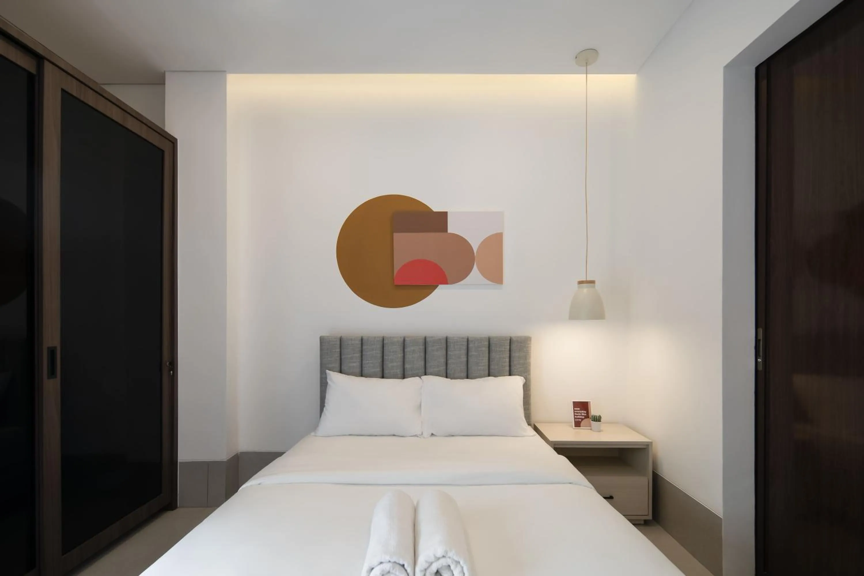 Bedroom, Bed in Cove Dra House