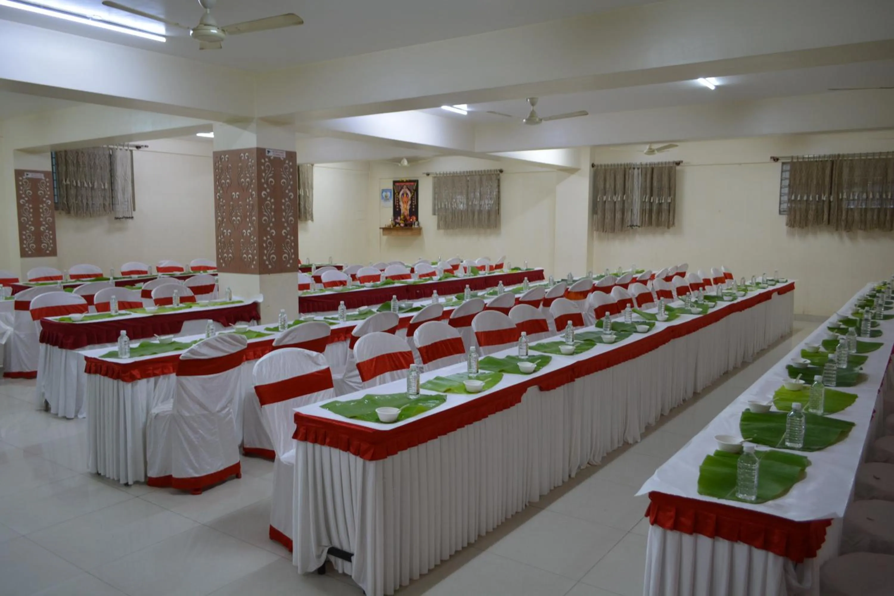 Food and drinks in Hotel Muthahalli Grand