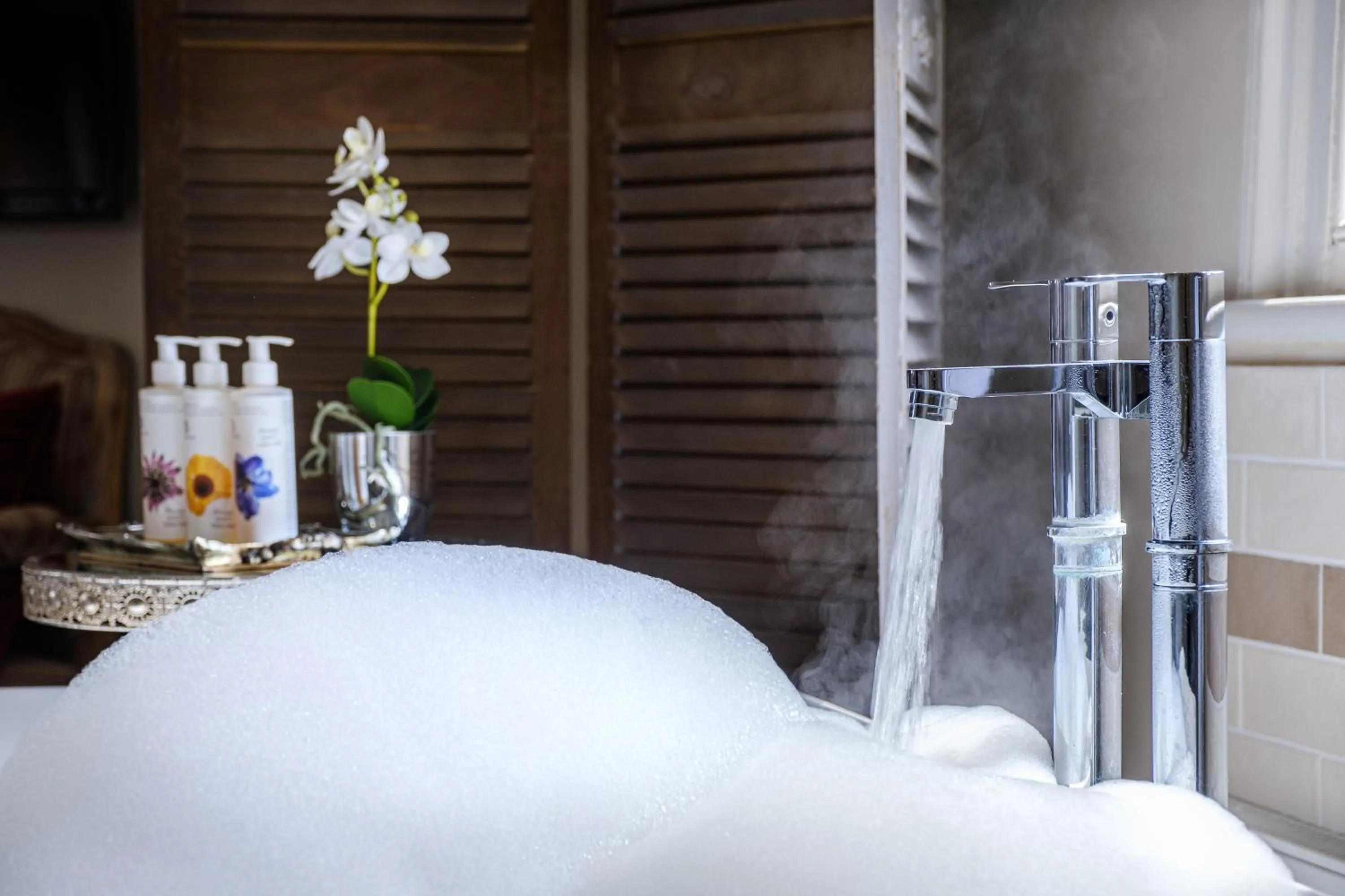 Bathroom, Bed in The Packhorse Inn