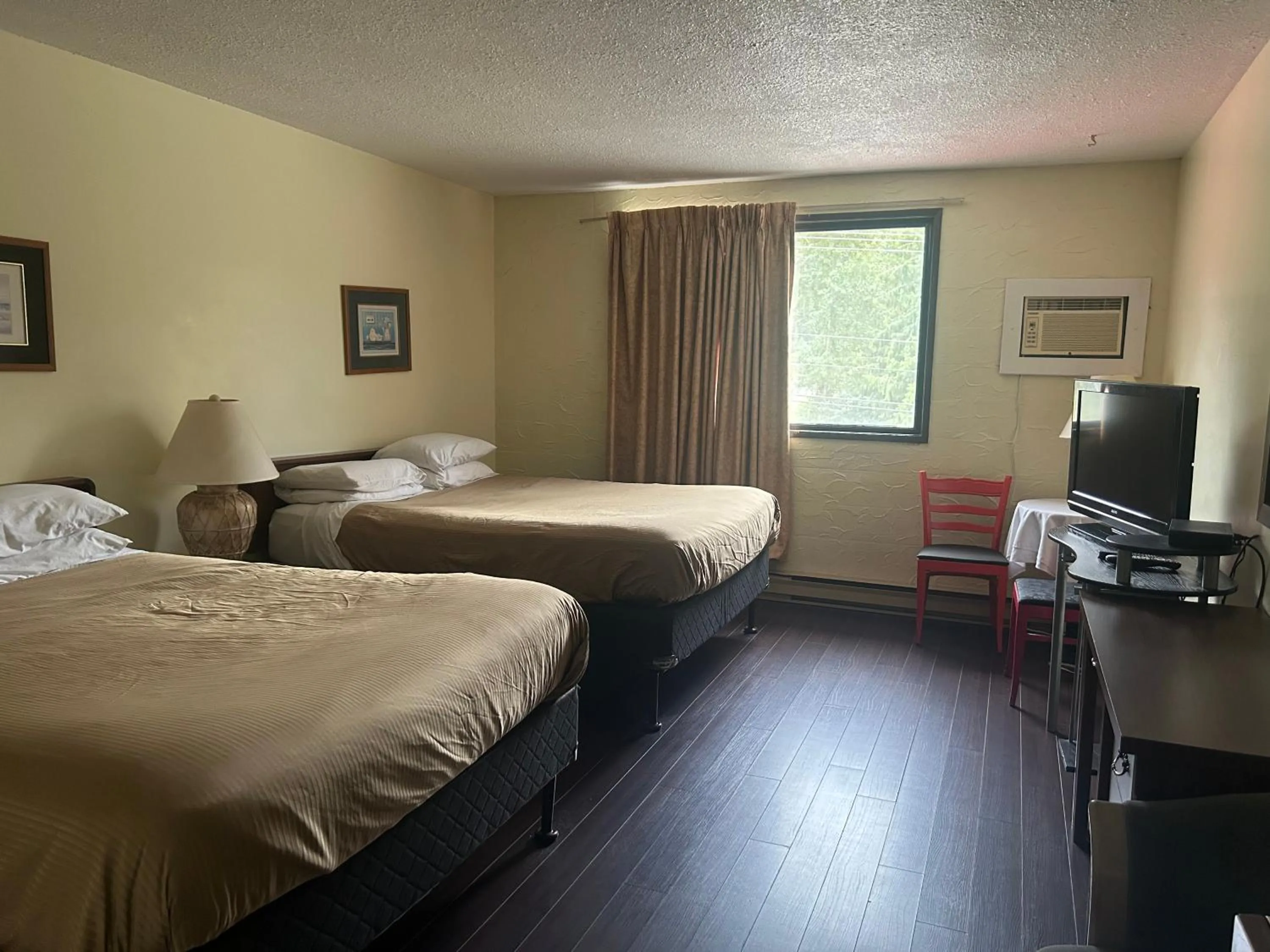 Bed in Villagers Inn