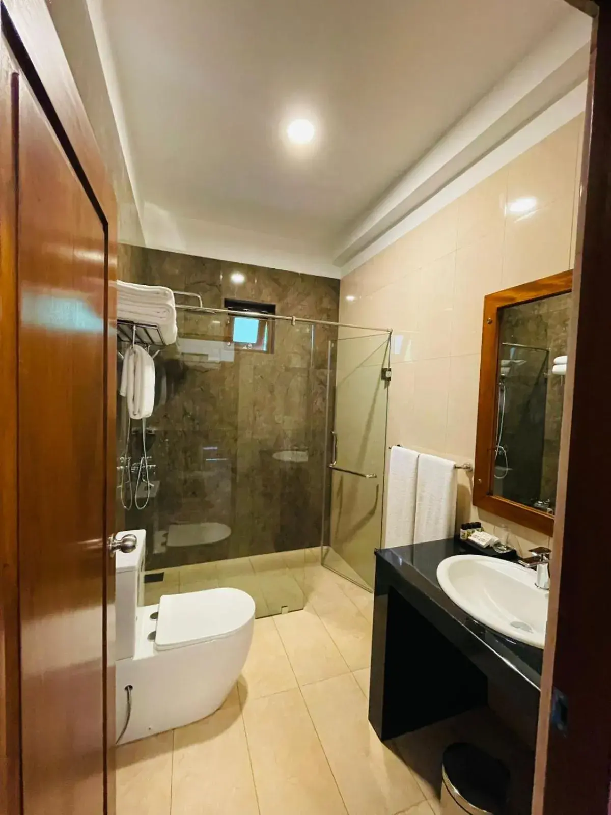Deluxe Triple Room in Mirage Kandyan Heights Deluxe Triple Room in Mirage Kandyan Heights