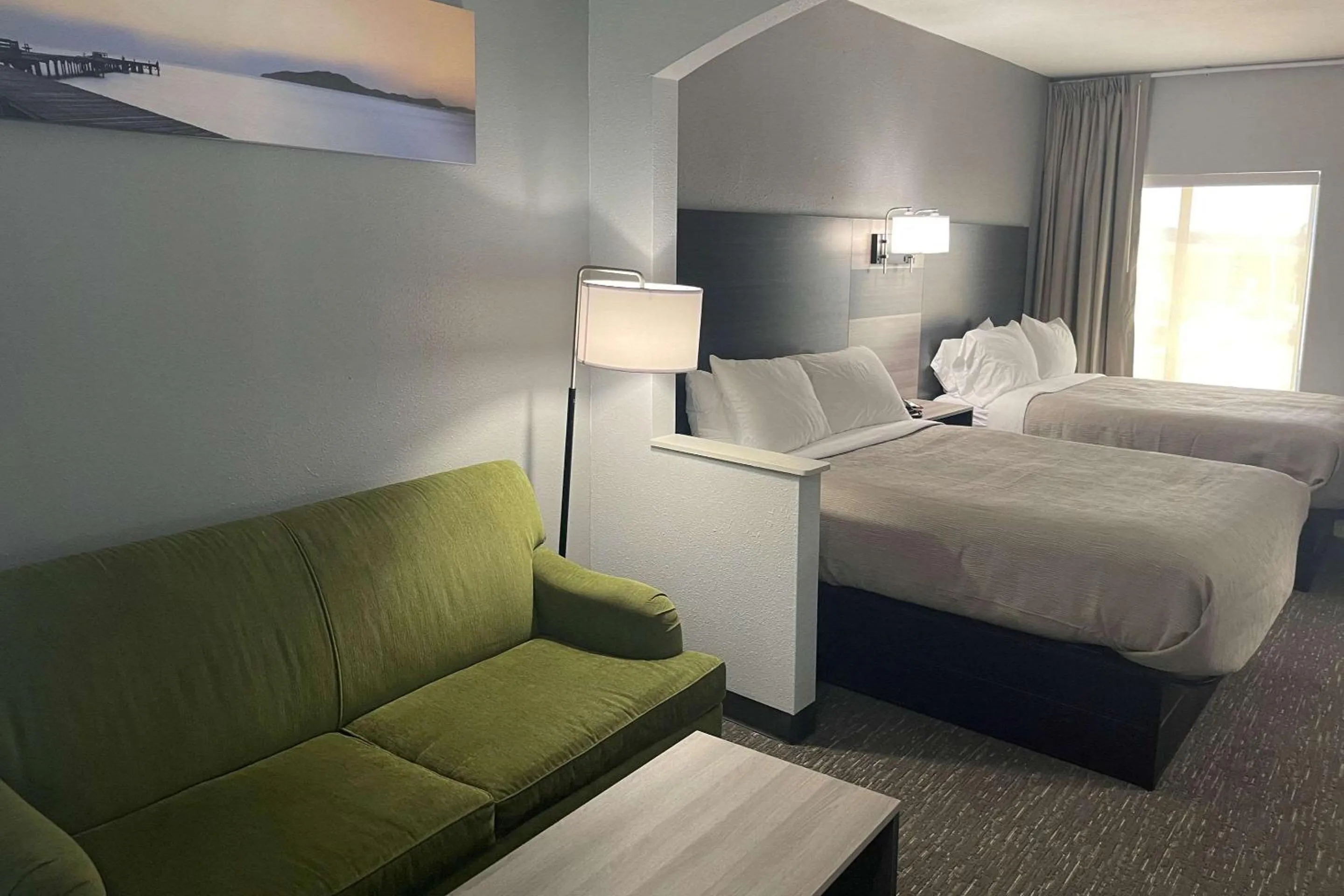 Bedroom, Bed in Quality Suites Abilene Mall Area