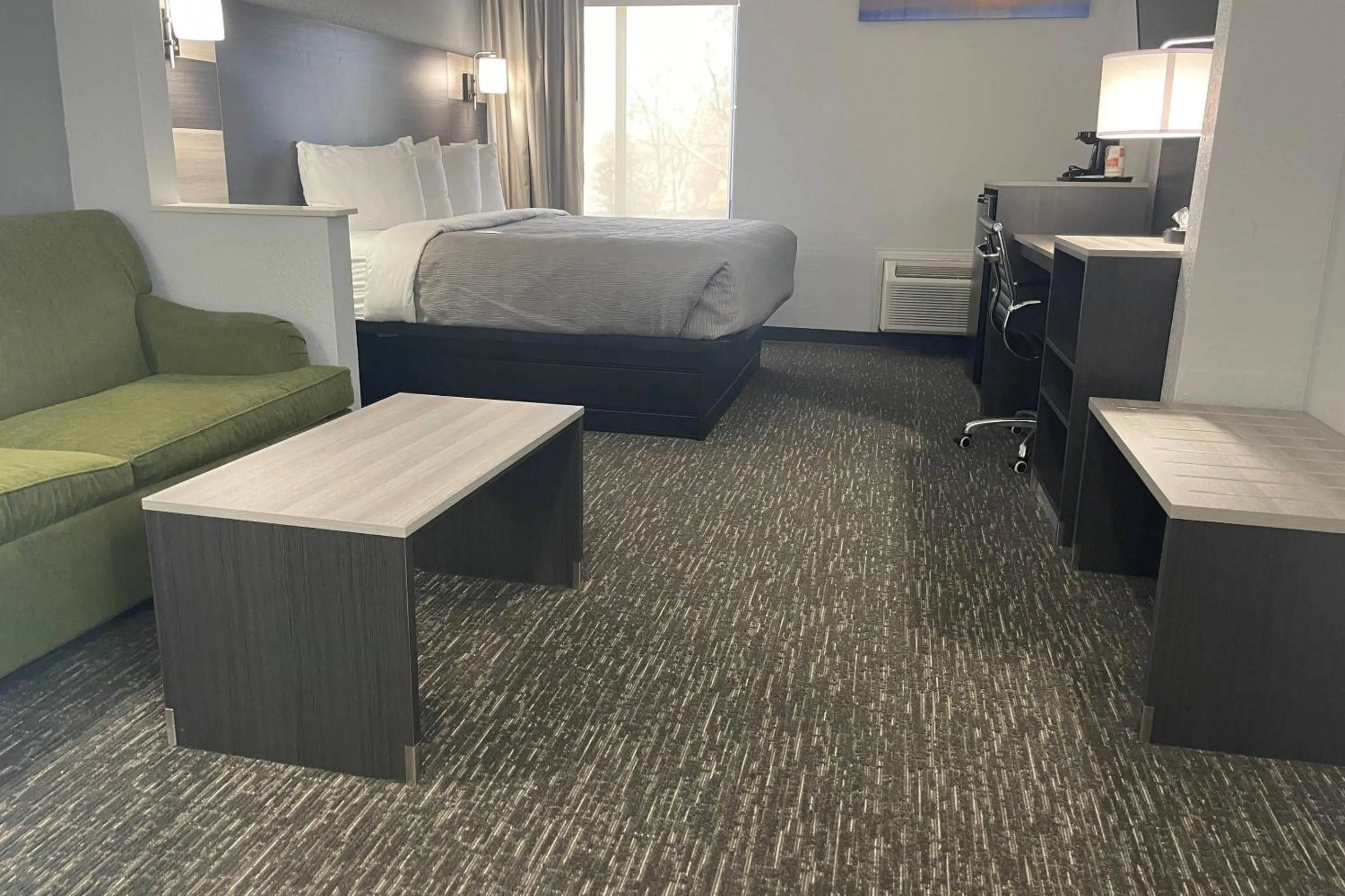 Bedroom, Bed in Quality Suites Abilene Mall Area