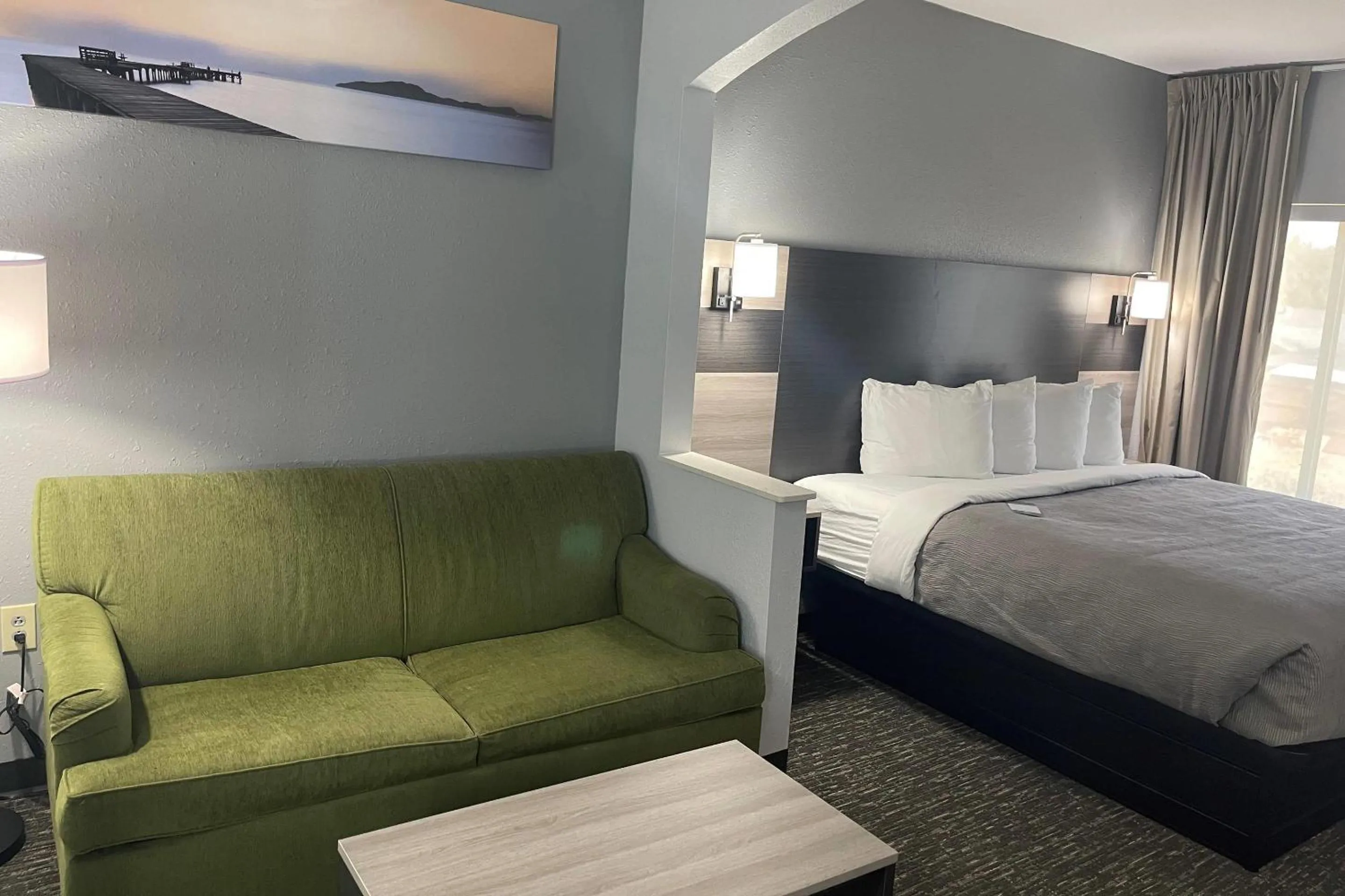 Bedroom, Bed in Quality Suites Abilene Mall Area