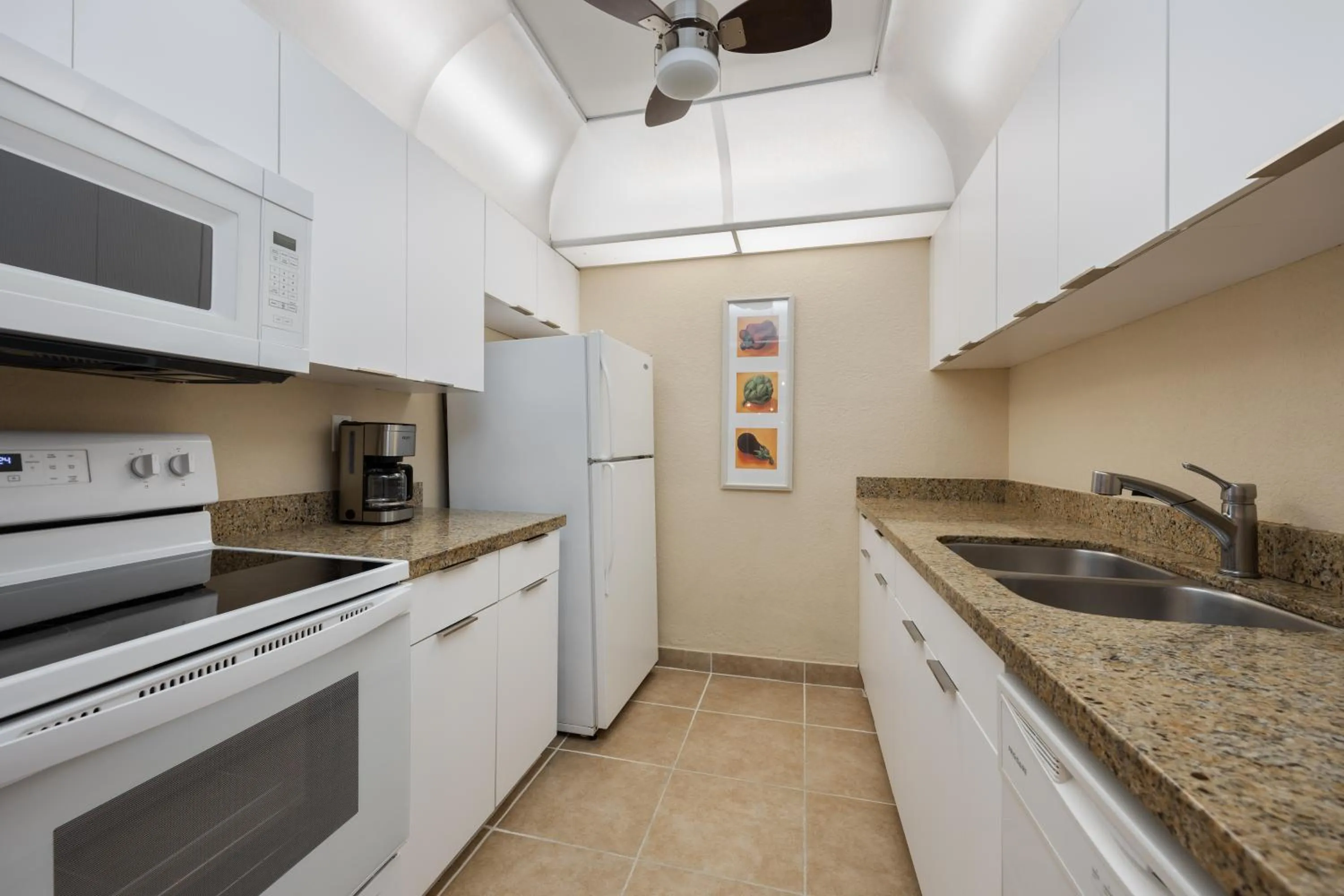 Kitchen or kitchenette in Coconut Bay Resort